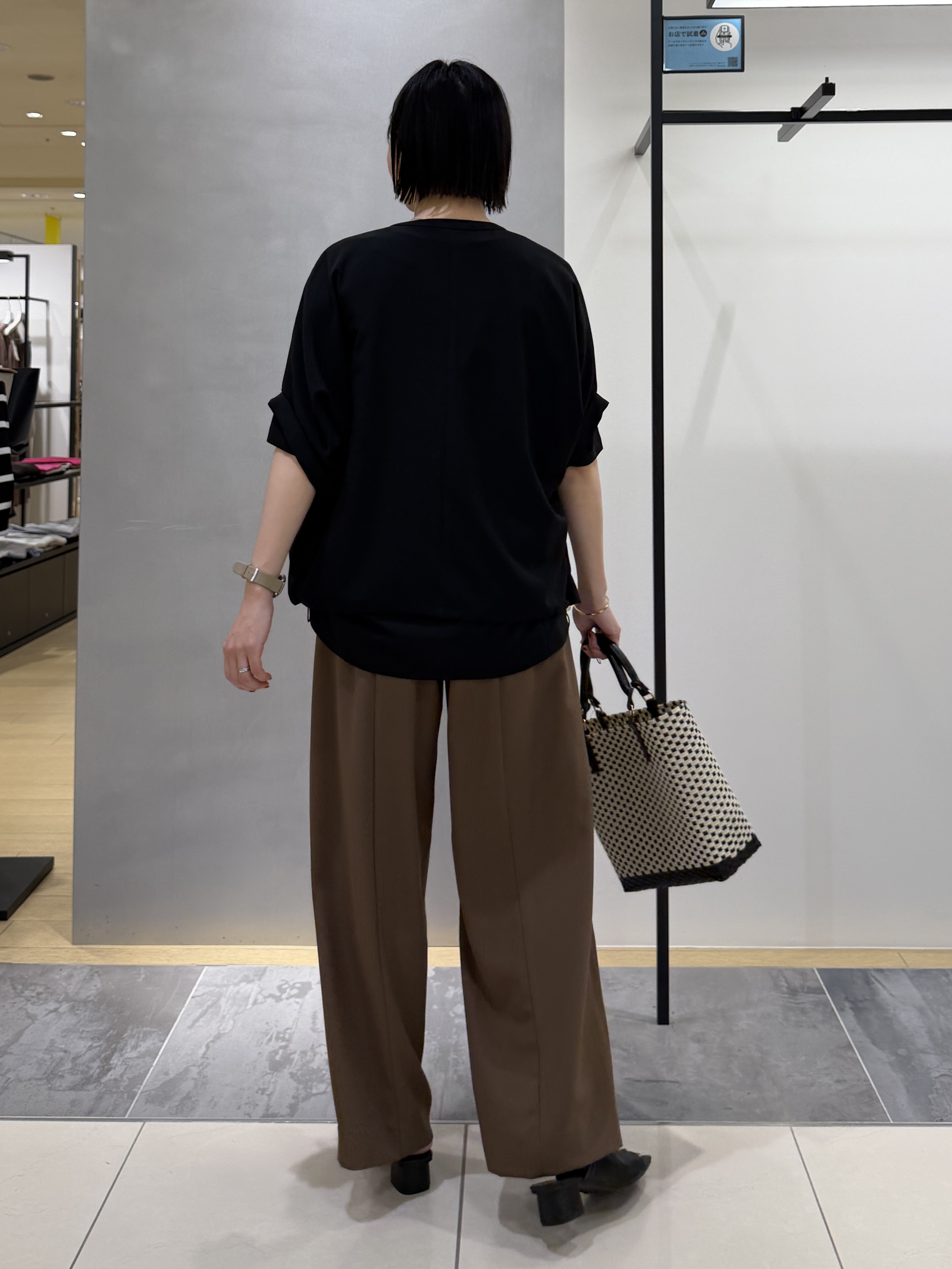 shihoさんの「INDIVI｜【着る日傘】ドルマンフォルムブルゾン」を使ったコーディネート