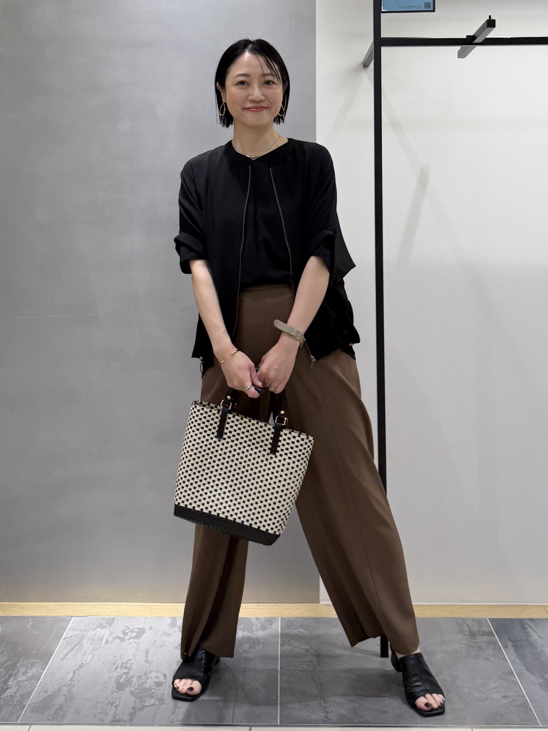 shihoさんの「INDIVI｜【着る日傘】ドルマンフォルムブルゾン」を使ったコーディネート