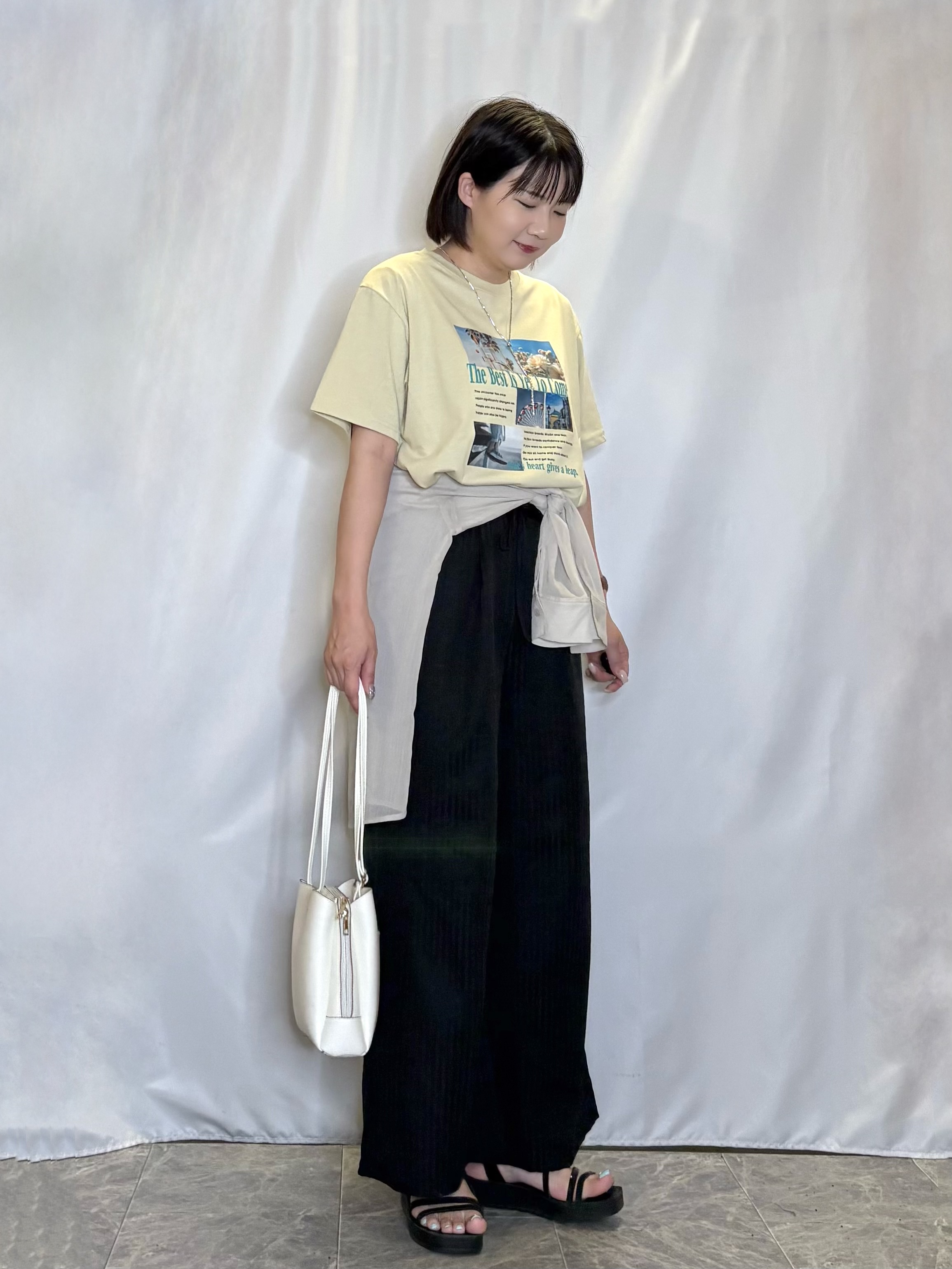 ネリさんの「SHOO･LA･RUE｜【洗濯機可】ダブルポケット 楊柳しぼしぼシアーシャツ」を使ったコーディネート