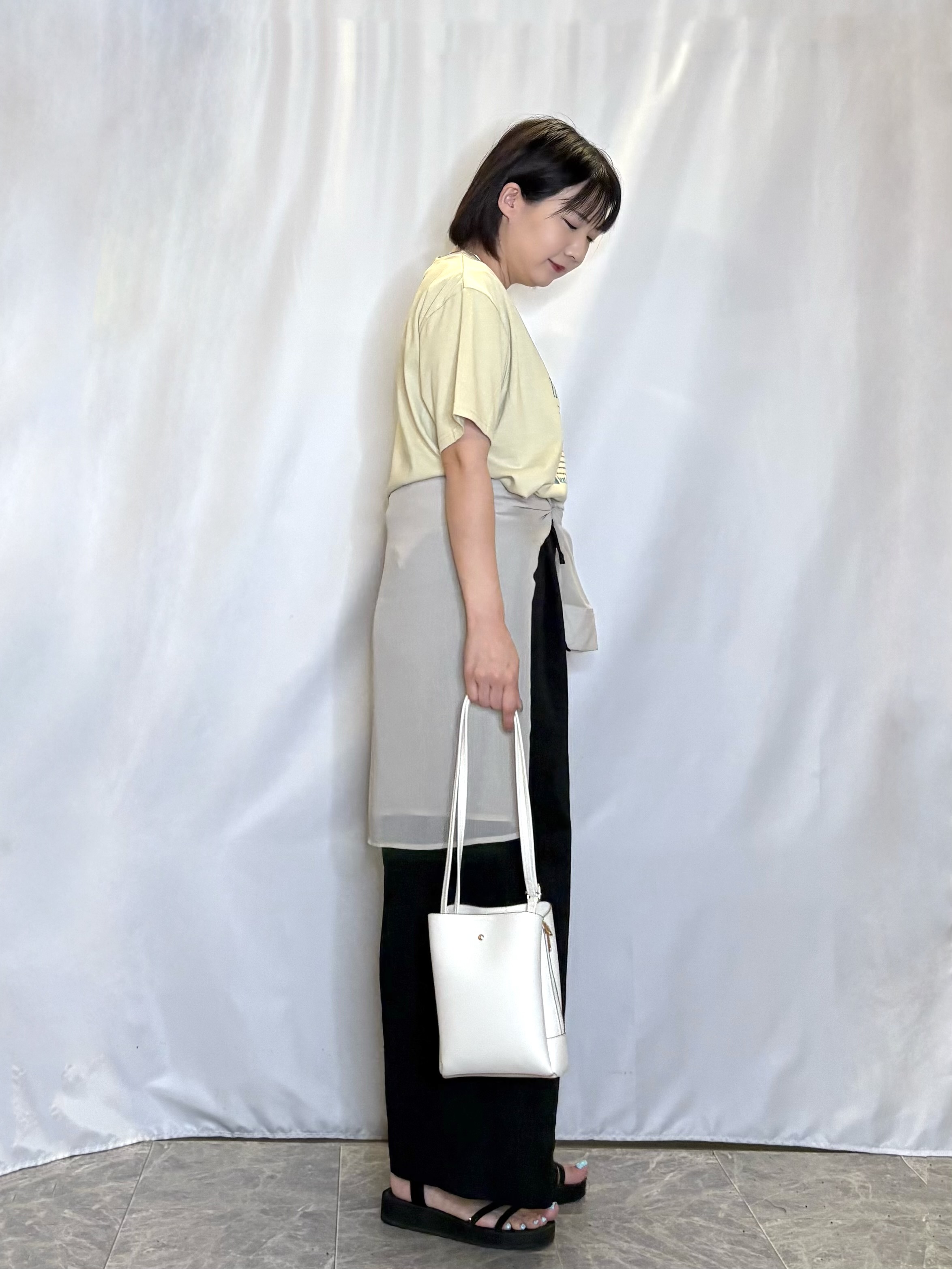 ネリさんの「SHOO･LA･RUE｜【洗濯機可】ダブルポケット 楊柳しぼしぼシアーシャツ」を使ったコーディネート