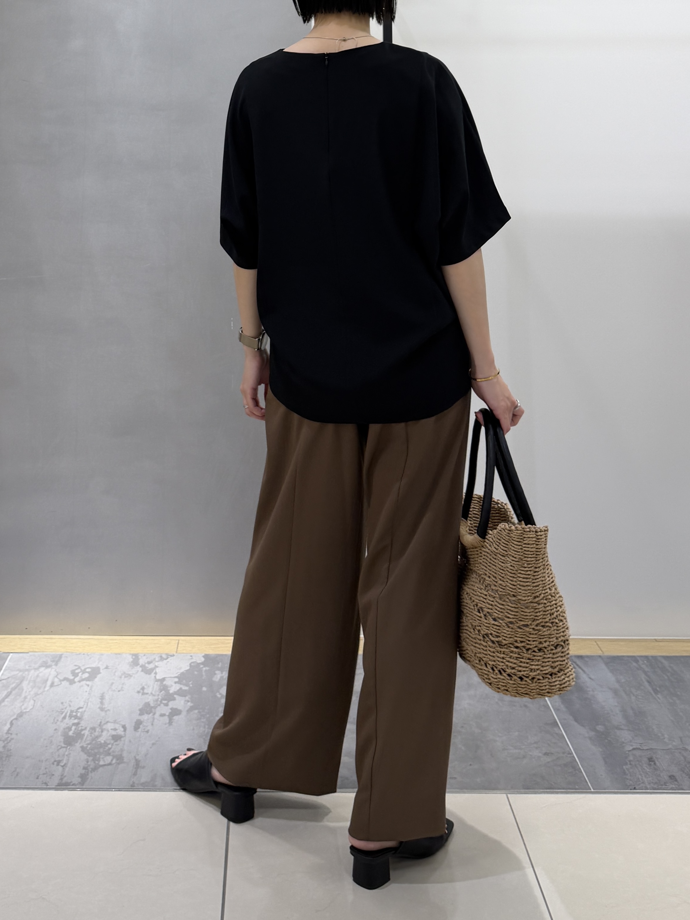 shihoさんの「INDIVI｜【着る日傘】ドルマントップス」を使ったコーディネート