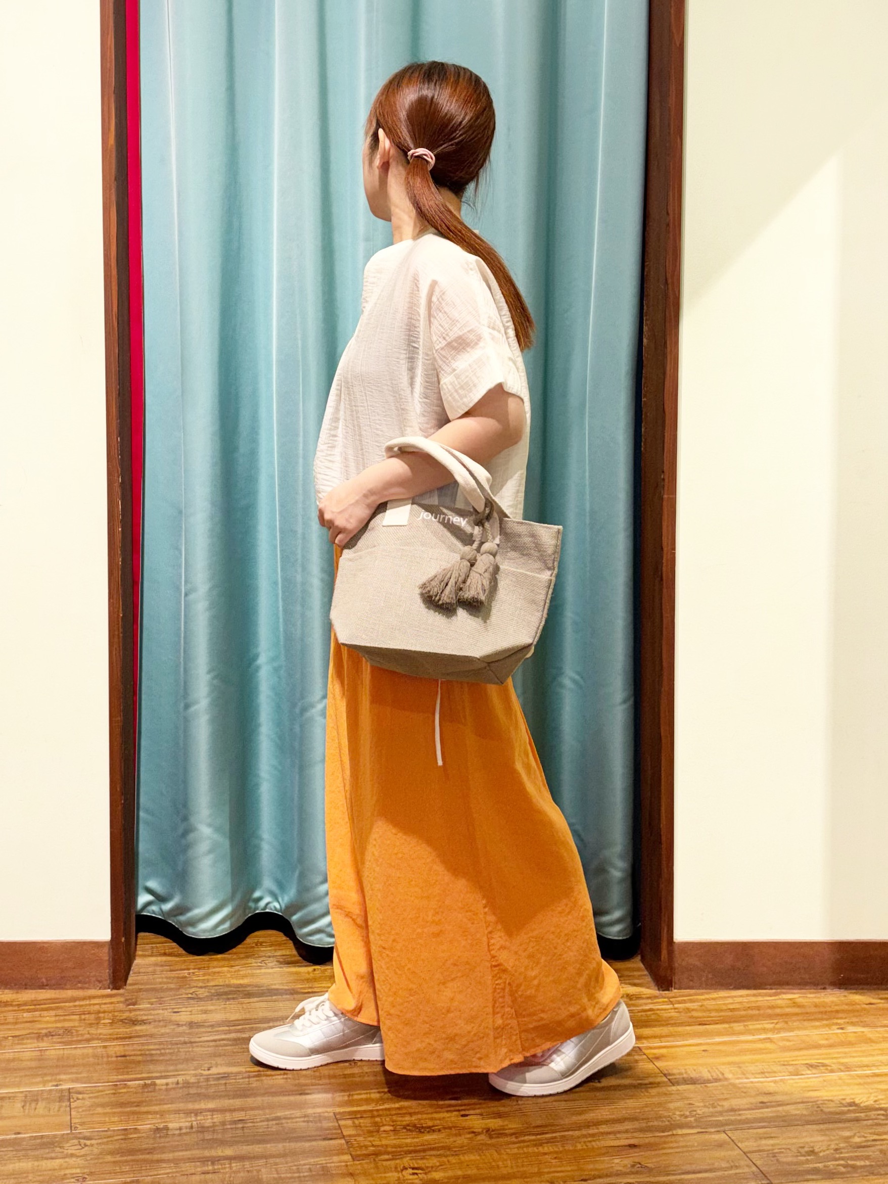 tukiさんの「SHOO･LA･RUE｜【高レビュー/体型カバー】インせず着られる スキッパー裾リボンブラウス」を使ったコーディネート