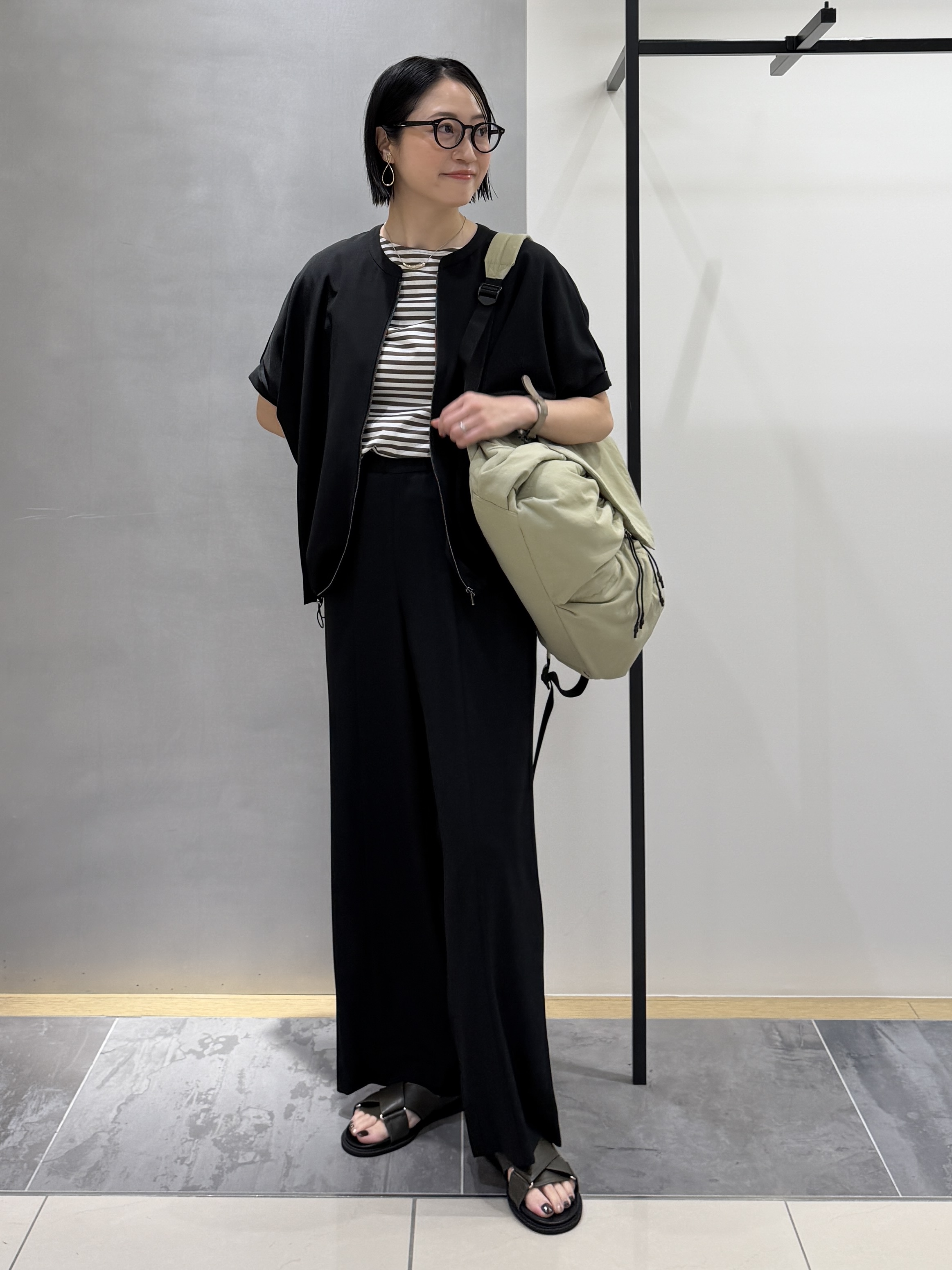 shihoさんの「INDIVI｜【着る日傘】ドルマンフォルムブルゾン」を使ったコーディネート