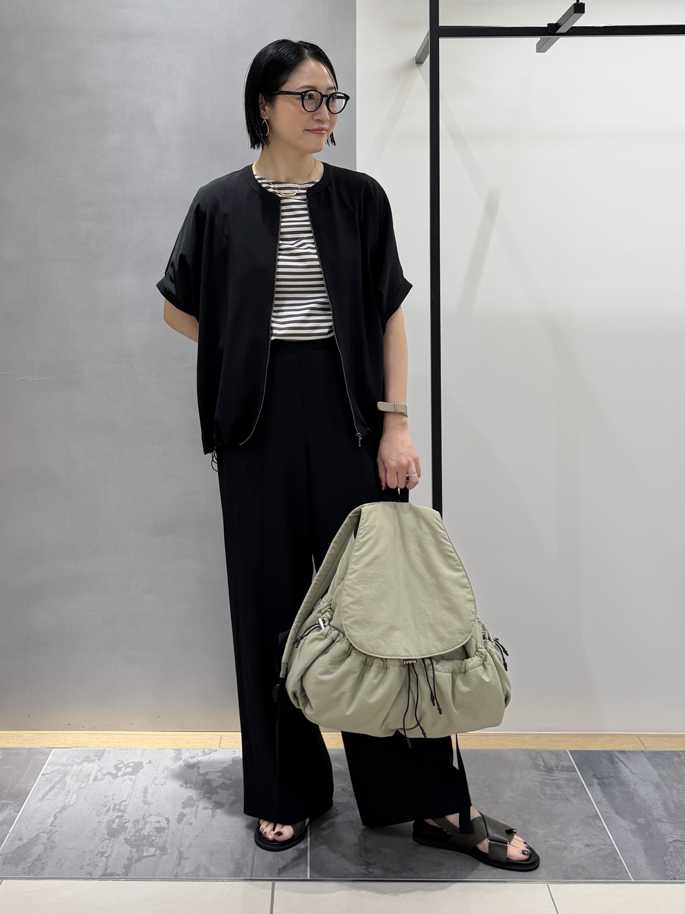 shihoさんの「INDIVI｜【着る日傘】ドルマンフォルムブルゾン」を使ったコーディネート