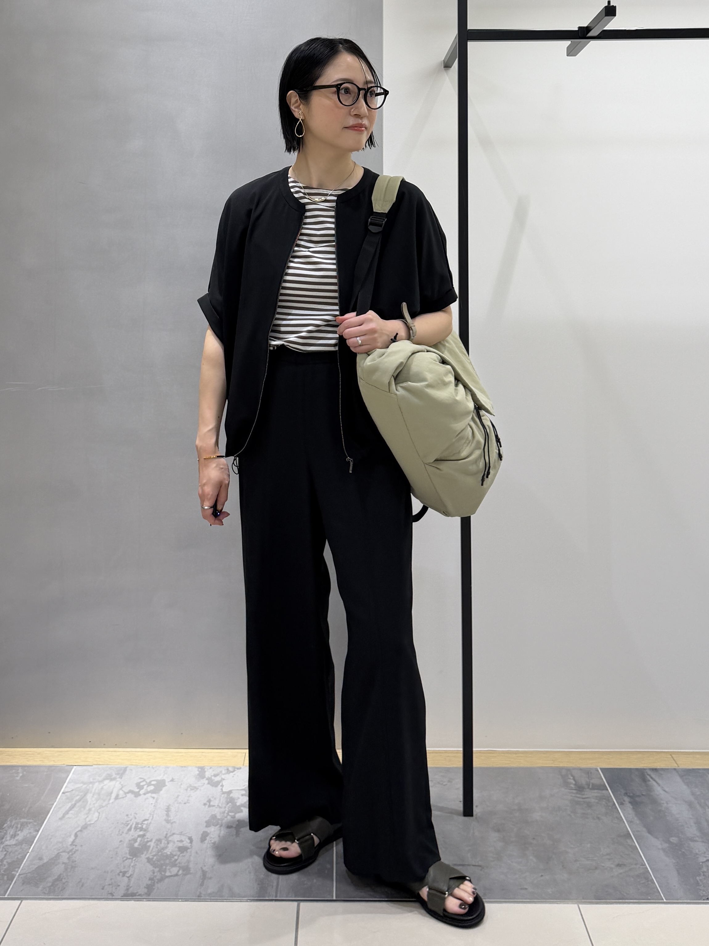 shihoさんの「INDIVI｜【着る日傘】ドルマンフォルムブルゾン」を使ったコーディネート