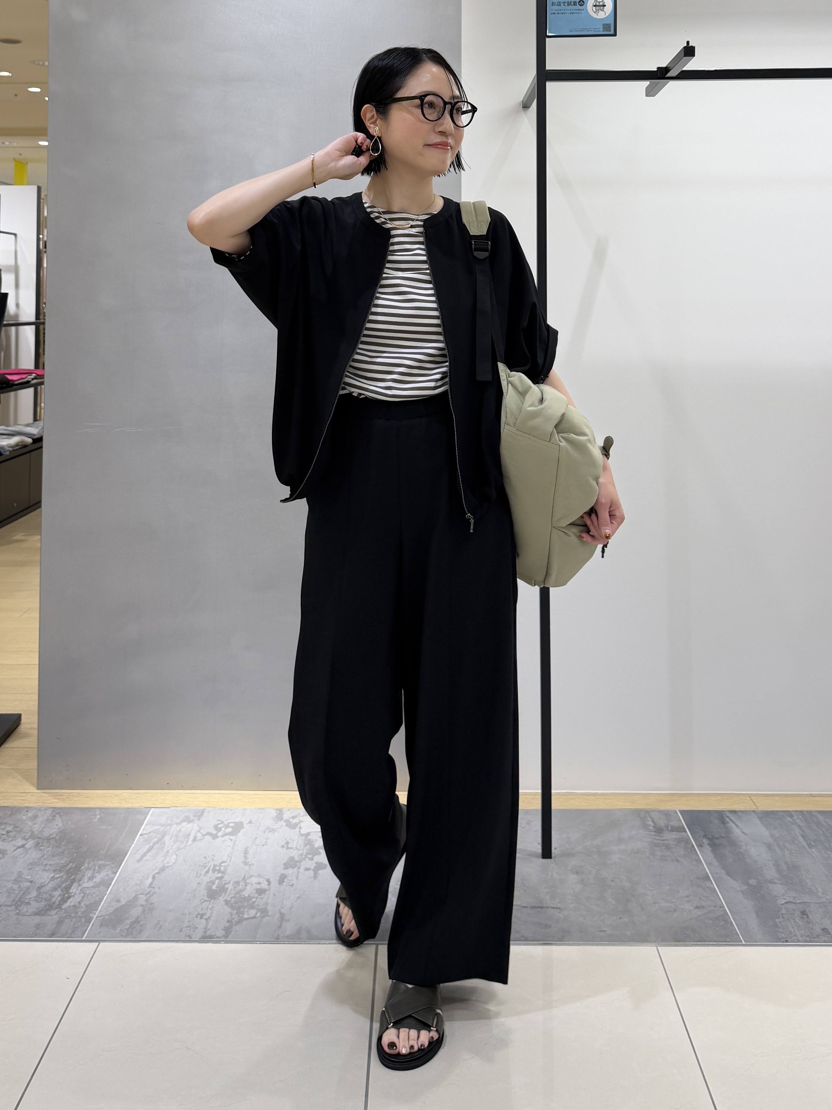 shihoさんの「INDIVI｜【着る日傘】ドルマンフォルムブルゾン」を使ったコーディネート