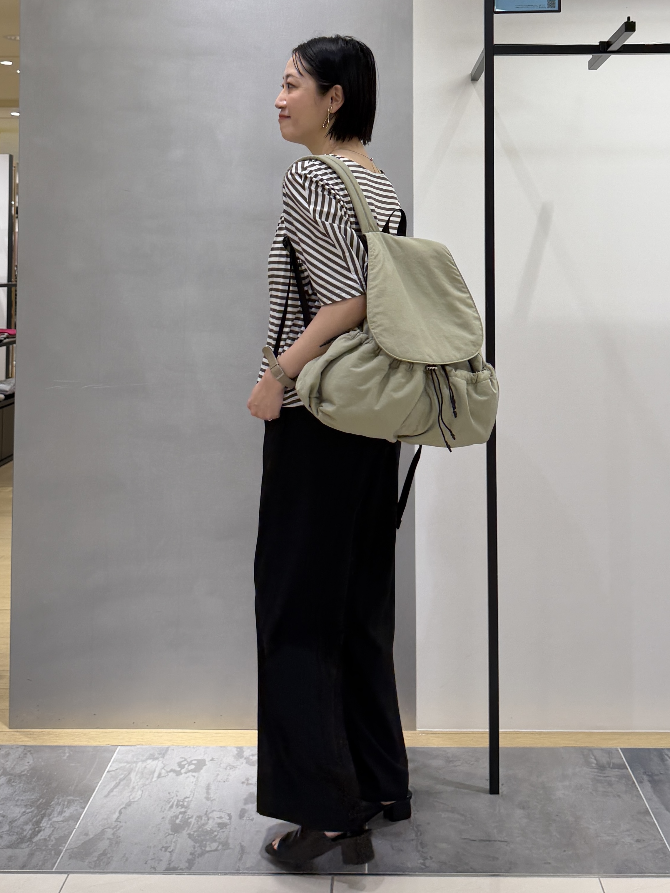 shihoさんの「INDIVI｜【体型カバー】ボーダードルマントップス」を使ったコーディネート