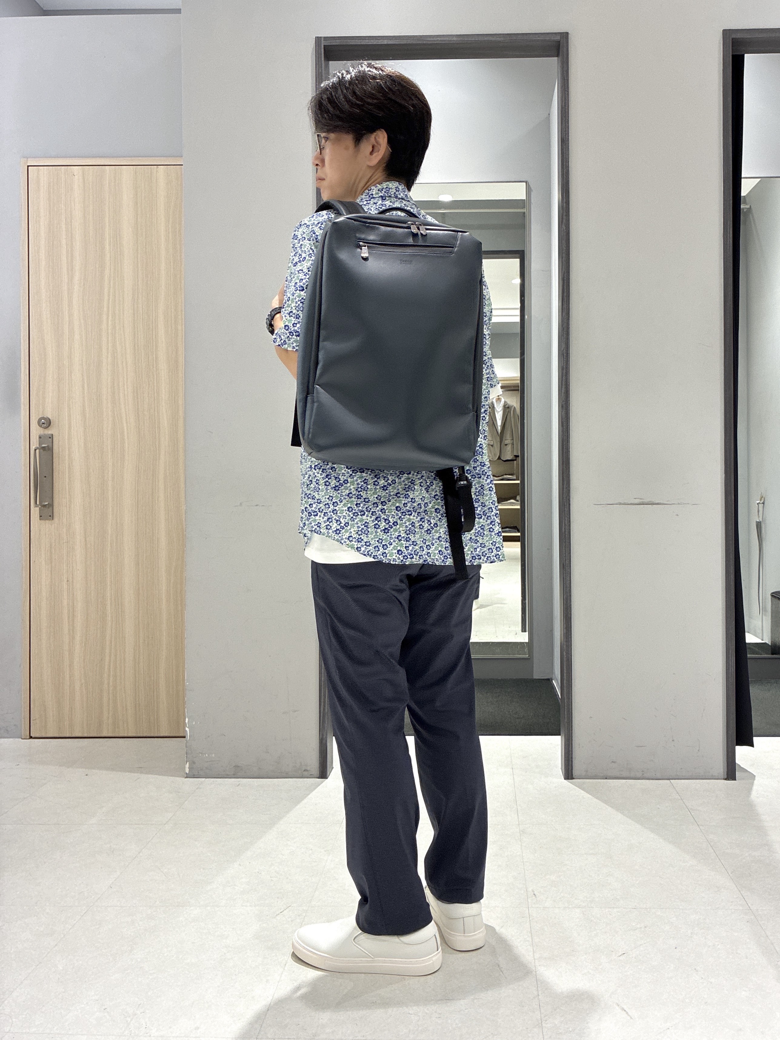 わいずみさんの「TAKEO KIKUCHI｜リップル小花シャツ」を使ったコーディネート