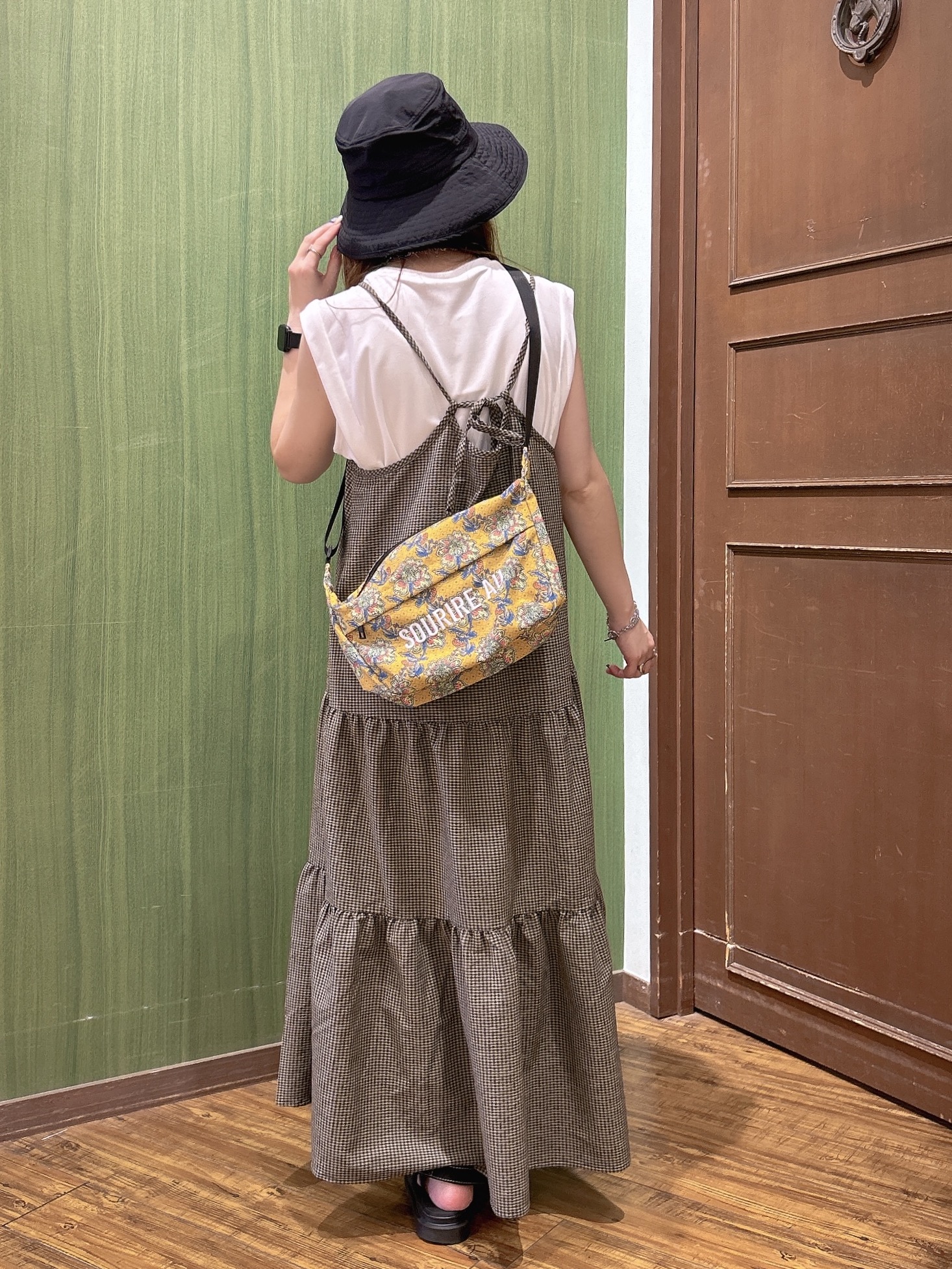 かおりさんの「SHOO･LA･RUE｜【UVカット/接触冷感】とろみタックノースリーブトップス」を使ったコーディネート