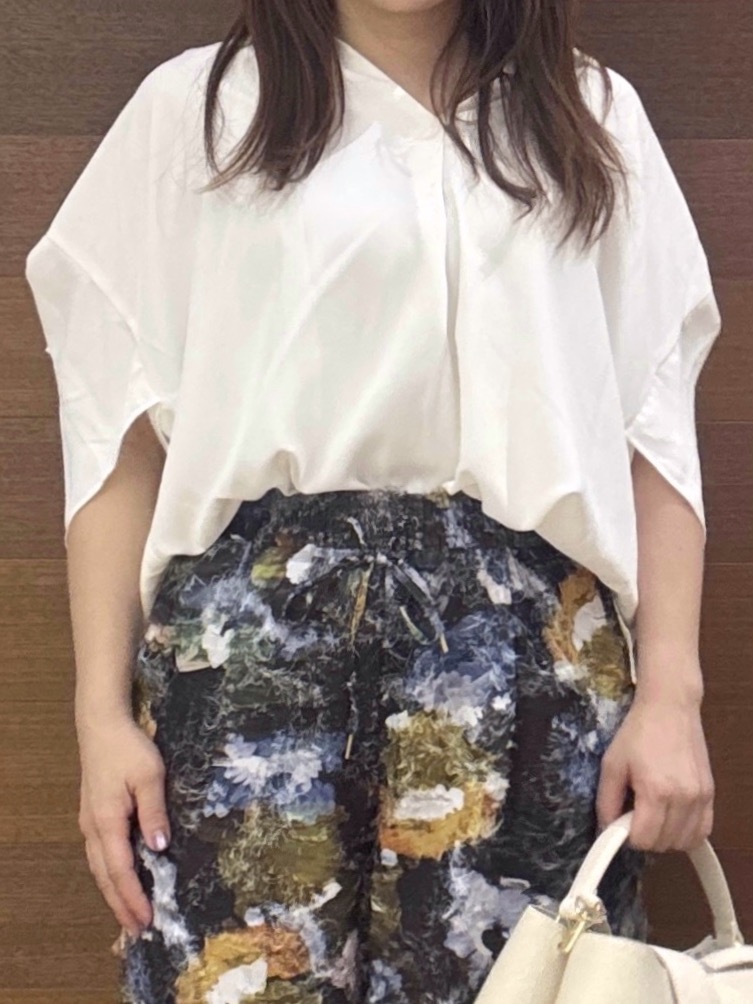 maichiさんの「OPAQUE.CLIP｜【UV／接触冷感／吸水速乾／】タックスリーブスキッパーブラウス《洗濯機OK》」を使ったコーディネート