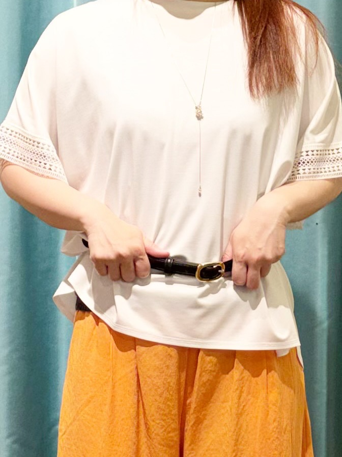 tukiさんの「SHOO･LA･RUE｜【ひんやり/UV】お袖レースが上品 ゆったりとろみトップス」を使ったコーディネート