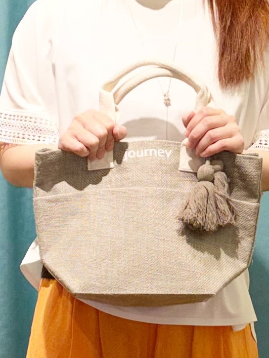 tukiさんの「SHOO･LA･RUE｜【ひんやり/UV】お袖レースが上品 ゆったりとろみトップス」を使ったコーディネート