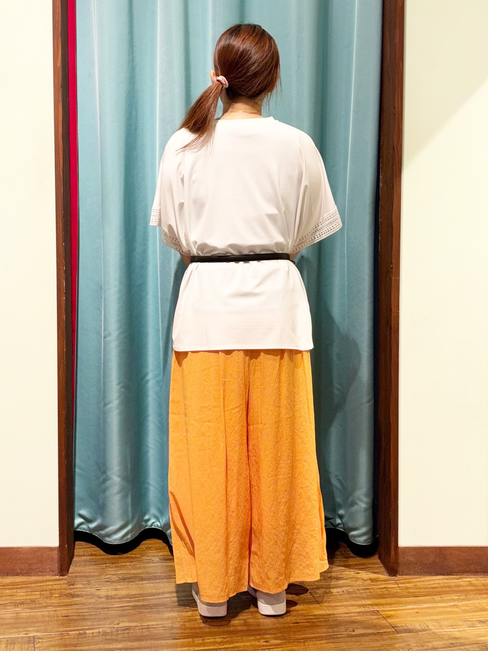 tukiさんの「SHOO･LA･RUE｜【ひんやり/UV】お袖レースが上品 ゆったりとろみトップス」を使ったコーディネート