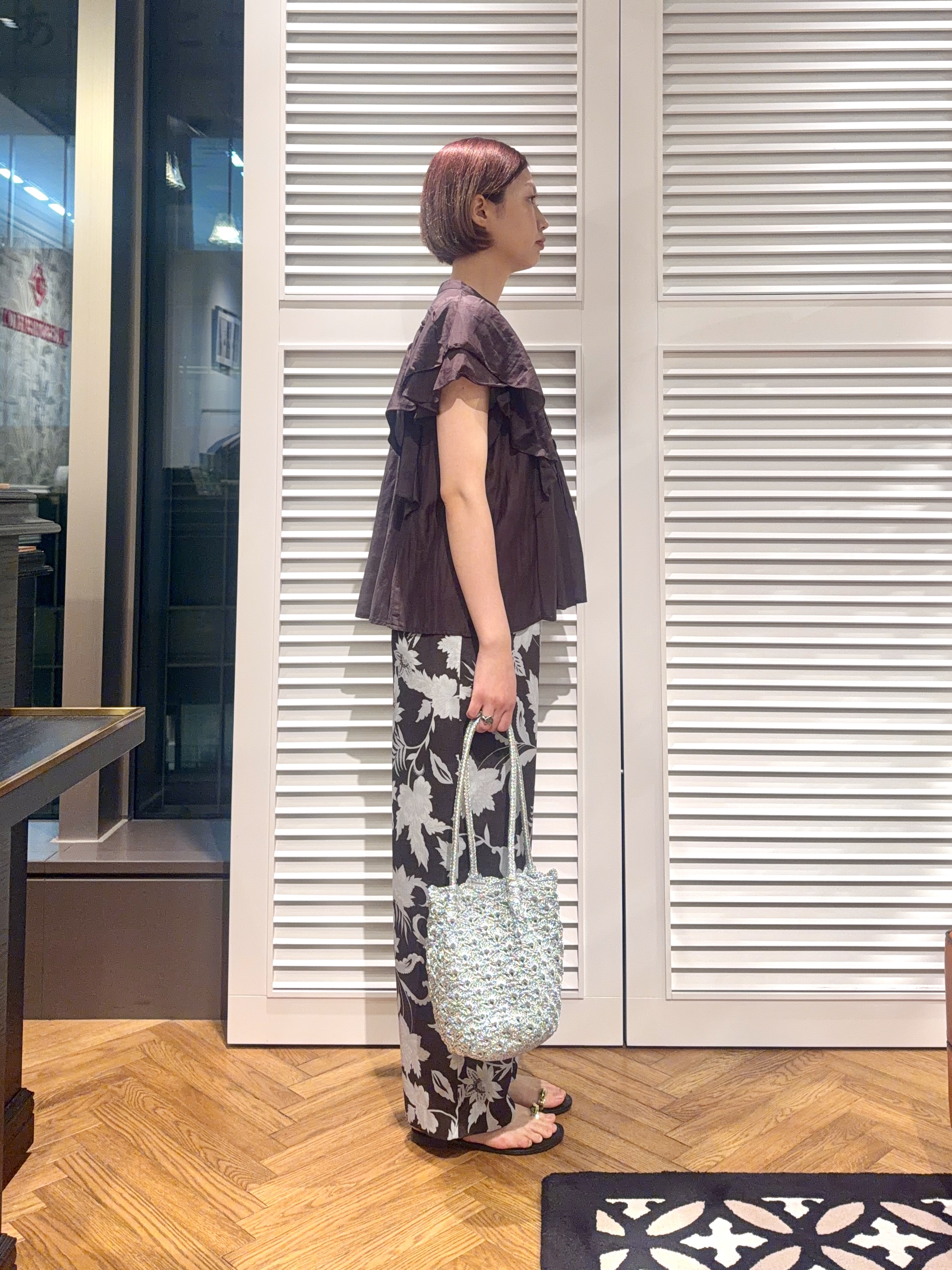 renaさんの「DRESSTERIOR｜コットンシルク ラッフルスリーブ ブラウス」を使ったコーディネート
