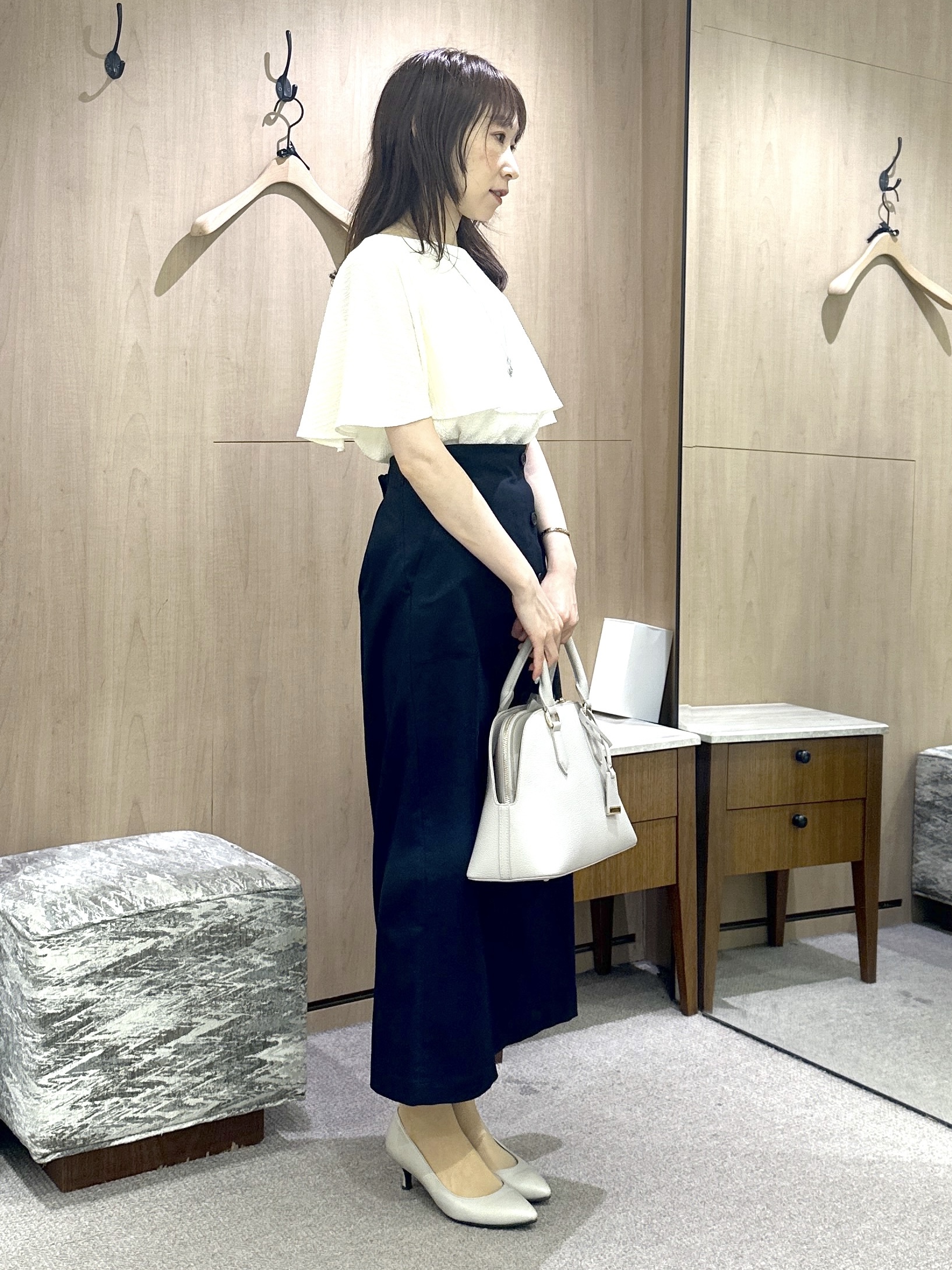 Miwaさんの「UNTITLED｜【洗える/ストレッチ性/フェミニン】ケープデザインブラウス」を使ったコーディネート