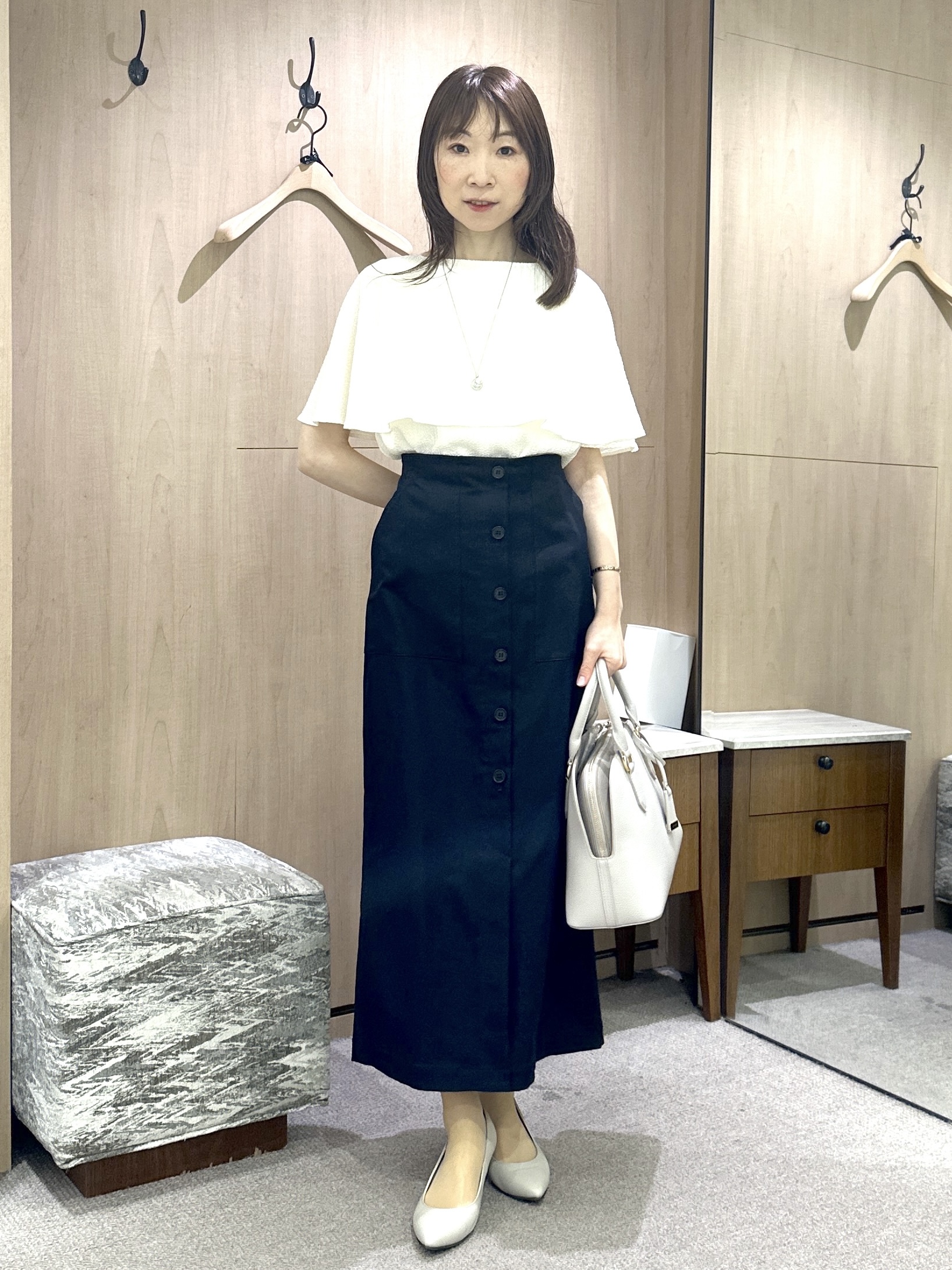 Miwaさんの「UNTITLED｜【洗える/ストレッチ性/フェミニン】ケープデザインブラウス」を使ったコーディネート