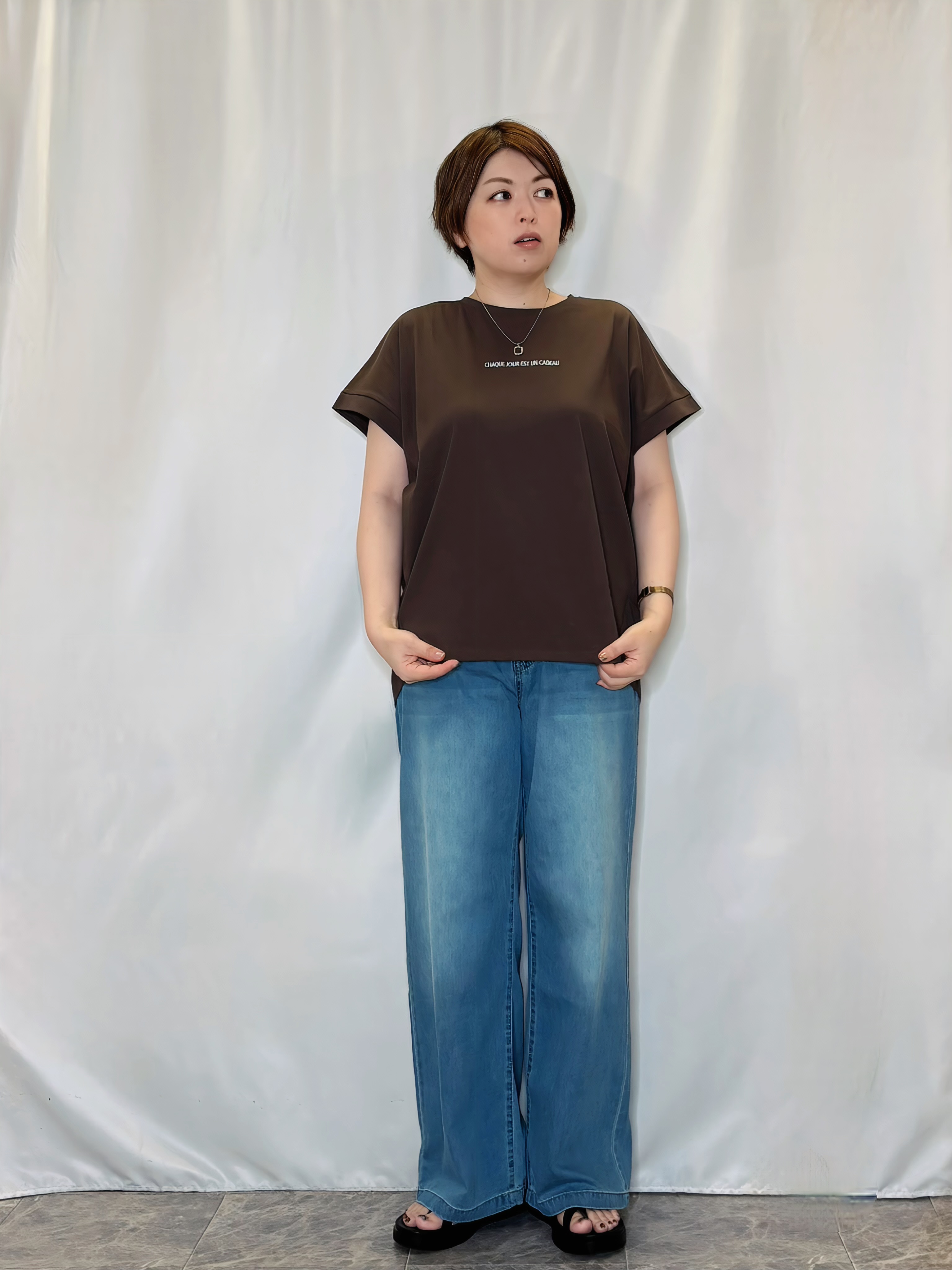たみさんの「SHOO･LA･RUE｜【高レビュー/洗濯後しわになりにくい/体型カバー】きちんとゆるっと 大人の抜け感 ポンチョ風カラーシ」を使ったコーディネート