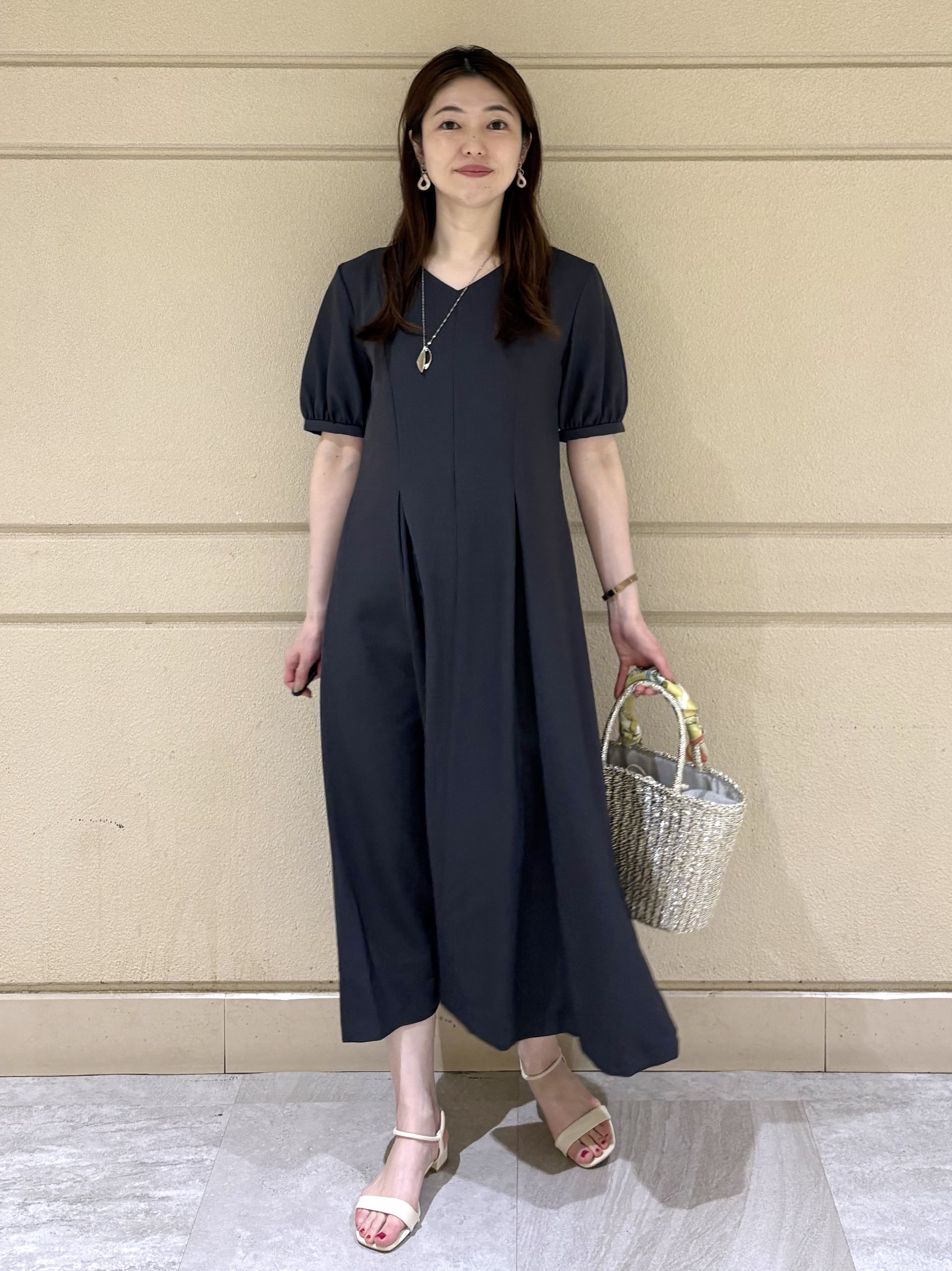 sakiさんの「COUP DE CHANCE｜【手洗い可／日本製】サックワンピース」を使ったコーディネート