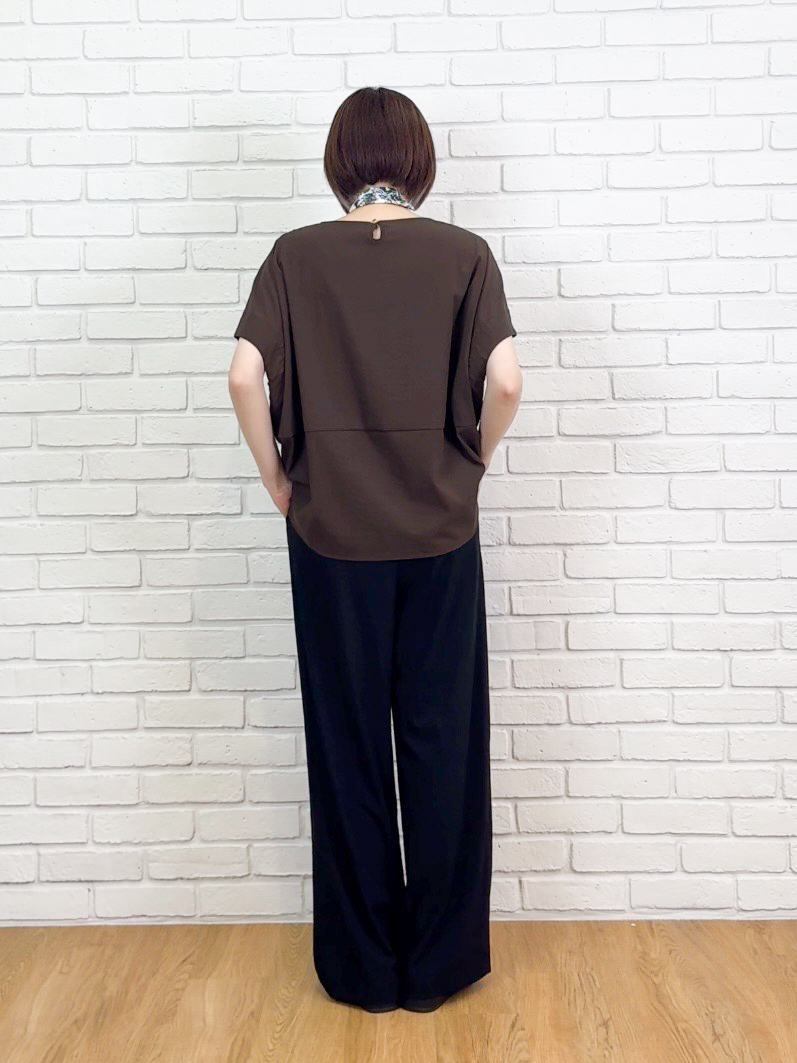 𝐜𝐡𝐢𝐤𝐚さんの「SHOO･LA･RUE｜【洗濯機可/セットアップ可】軽凛(かろりん) ひんやり切替コクーントップス」を使ったコーディネート