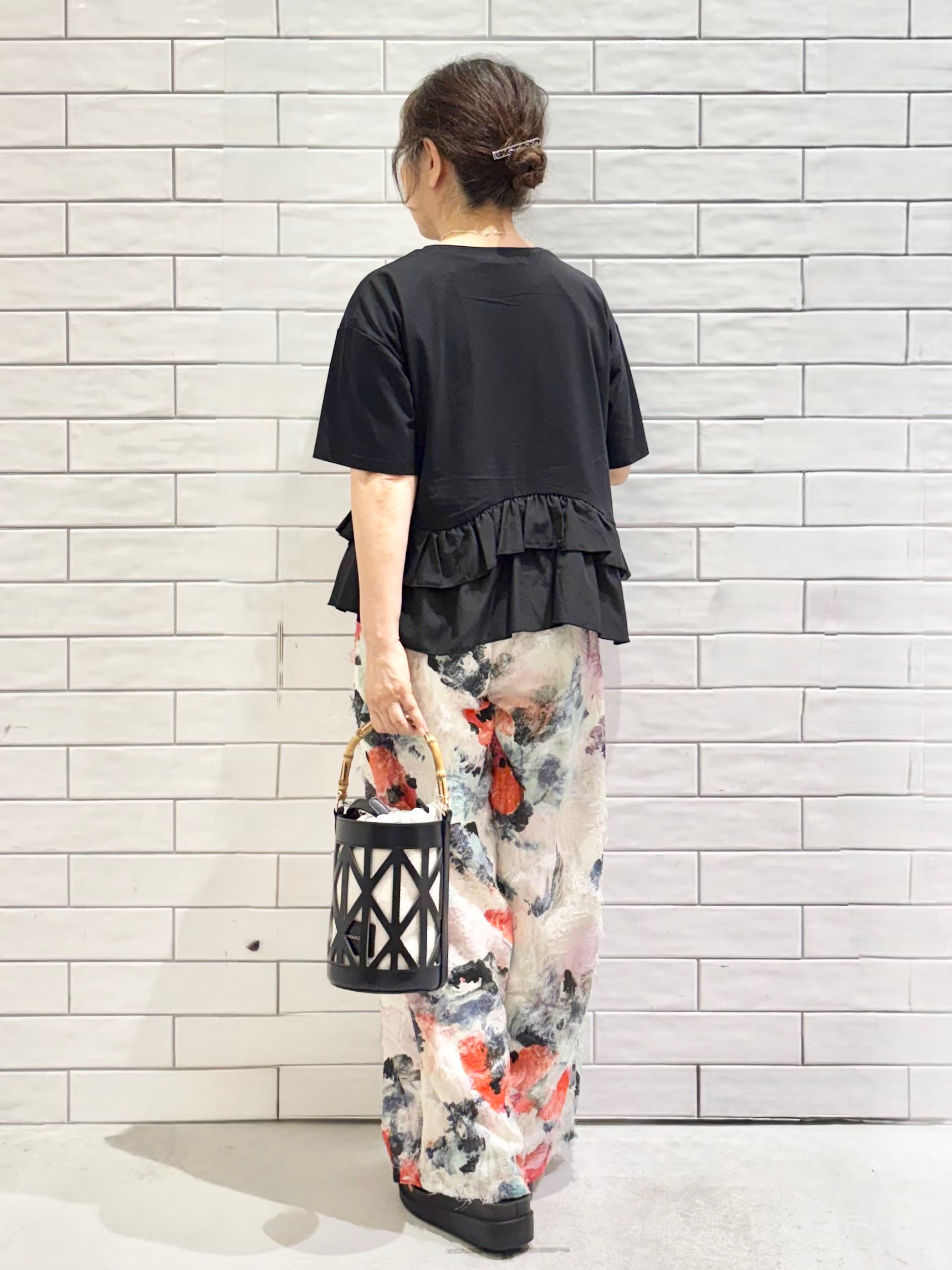 yさんの「OPAQUE.CLIP｜裾フリルドッキングTシャツ【洗濯機OK】」を使ったコーディネート
