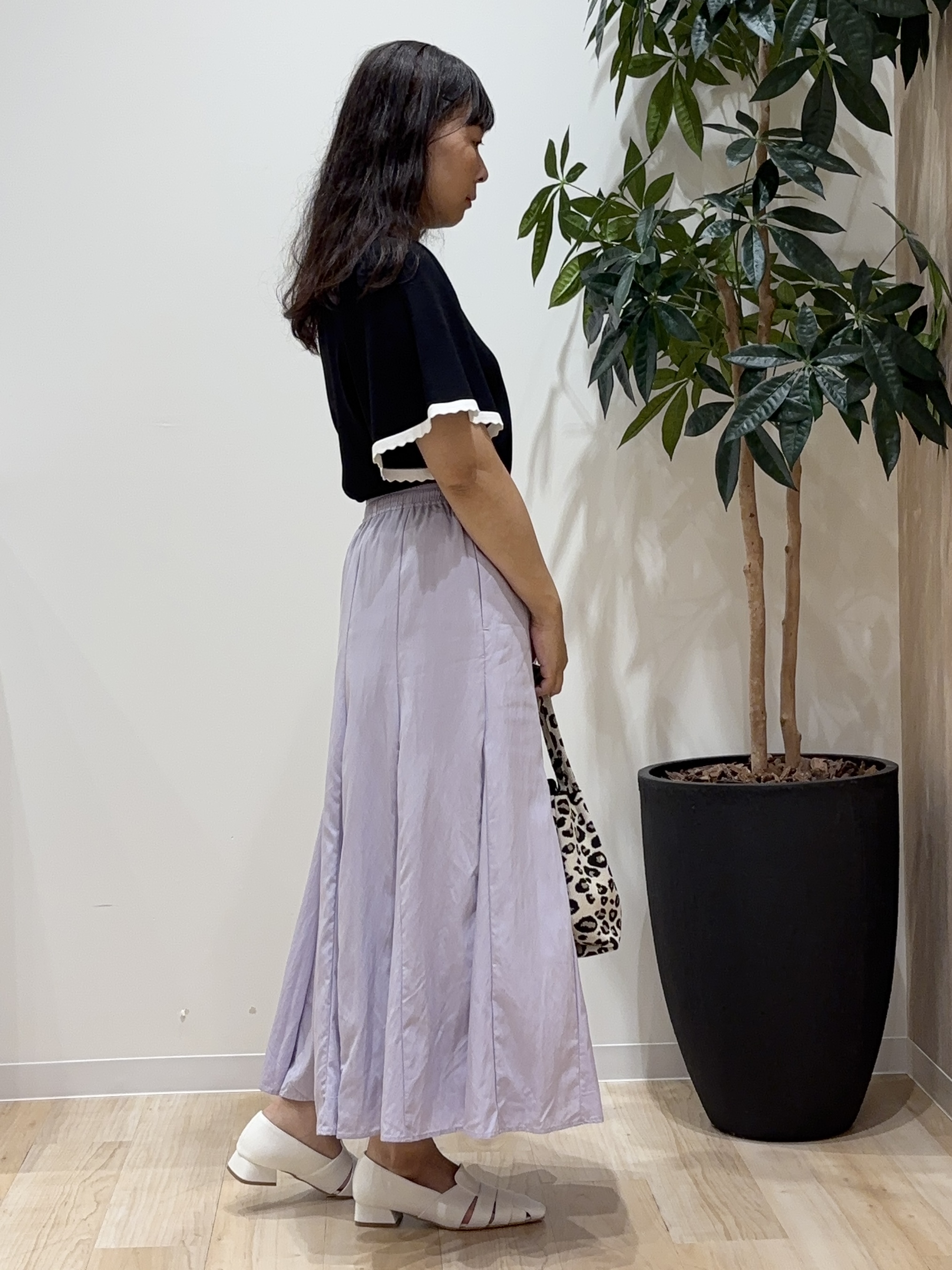 miraiさんの「grove｜高評価！【シリーズ累計36万枚！名品ニット】やわらかドライタッチ スカラップスリーブニット」を使ったコーディネート