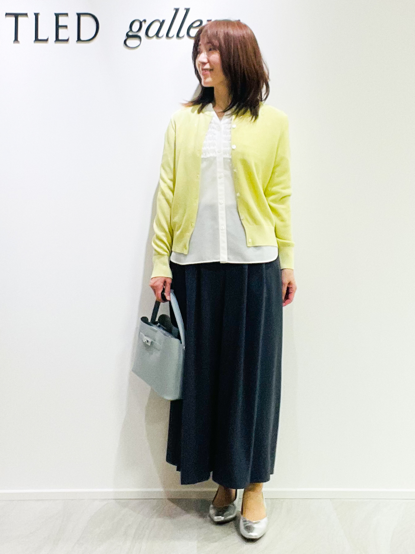 めいさんの「UNTITLED｜【接触冷感/通気性/洗える】フロントフリルブラウス」を使ったコーディネート