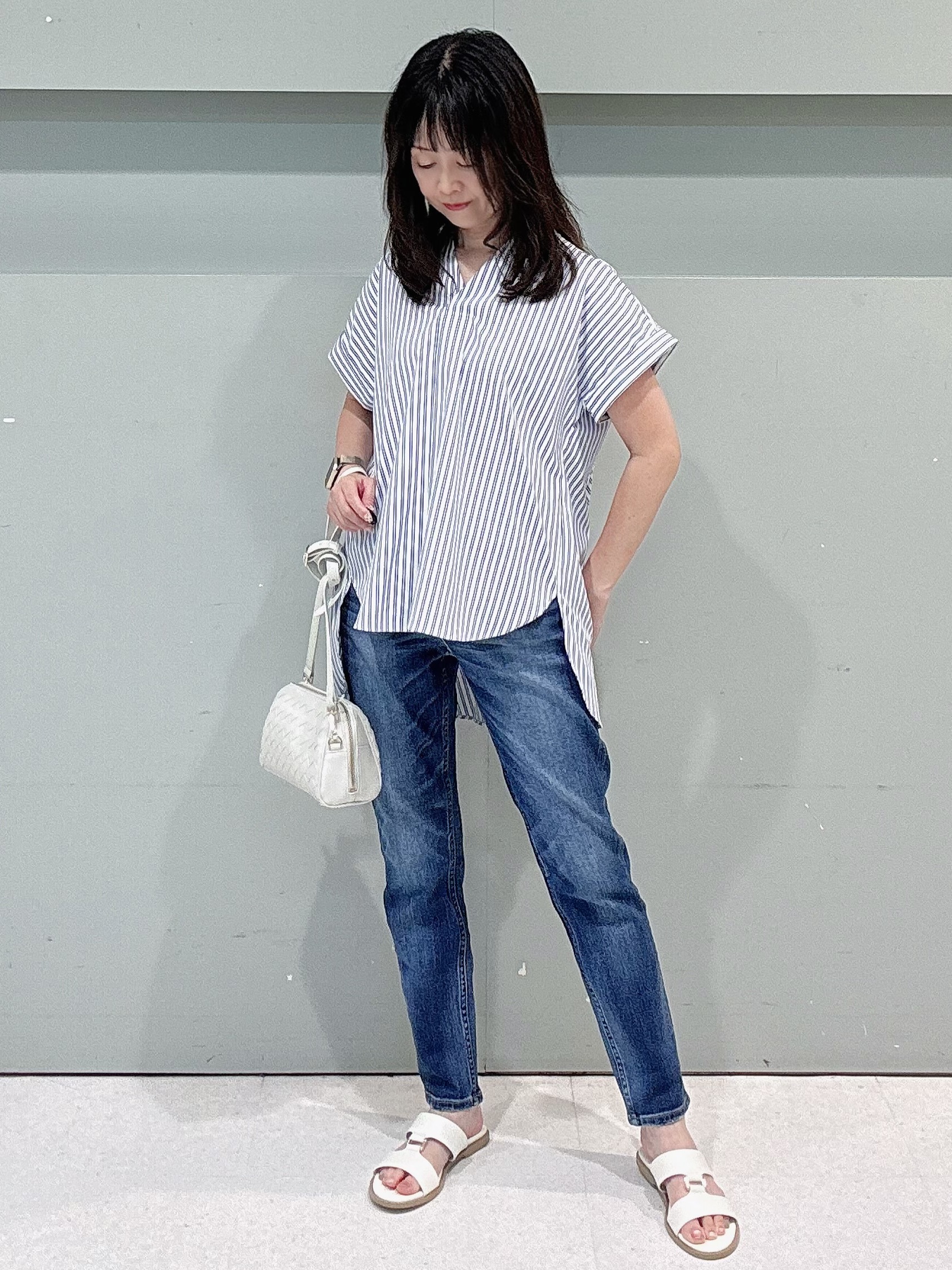makiさんの「UNTITLED｜【多機能付き】バックプリーツデザインブラウス」を使ったコーディネート