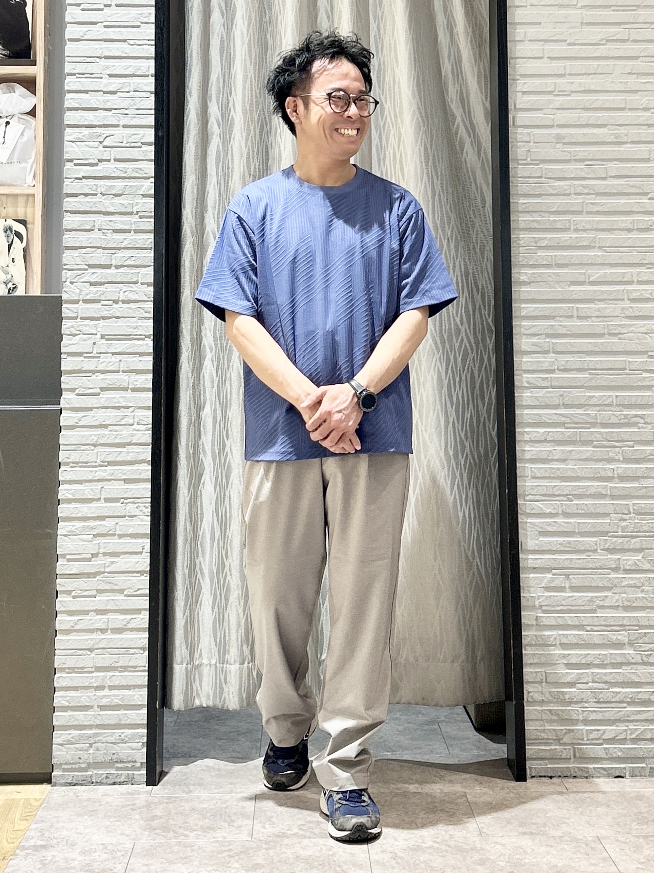 KENJI Iさんの「THE SHOP TK｜【無地だと少し物足りないという方へ】ジオメトリック柄 半袖Tシャツ 洗濯機OK」を使ったコーディネート