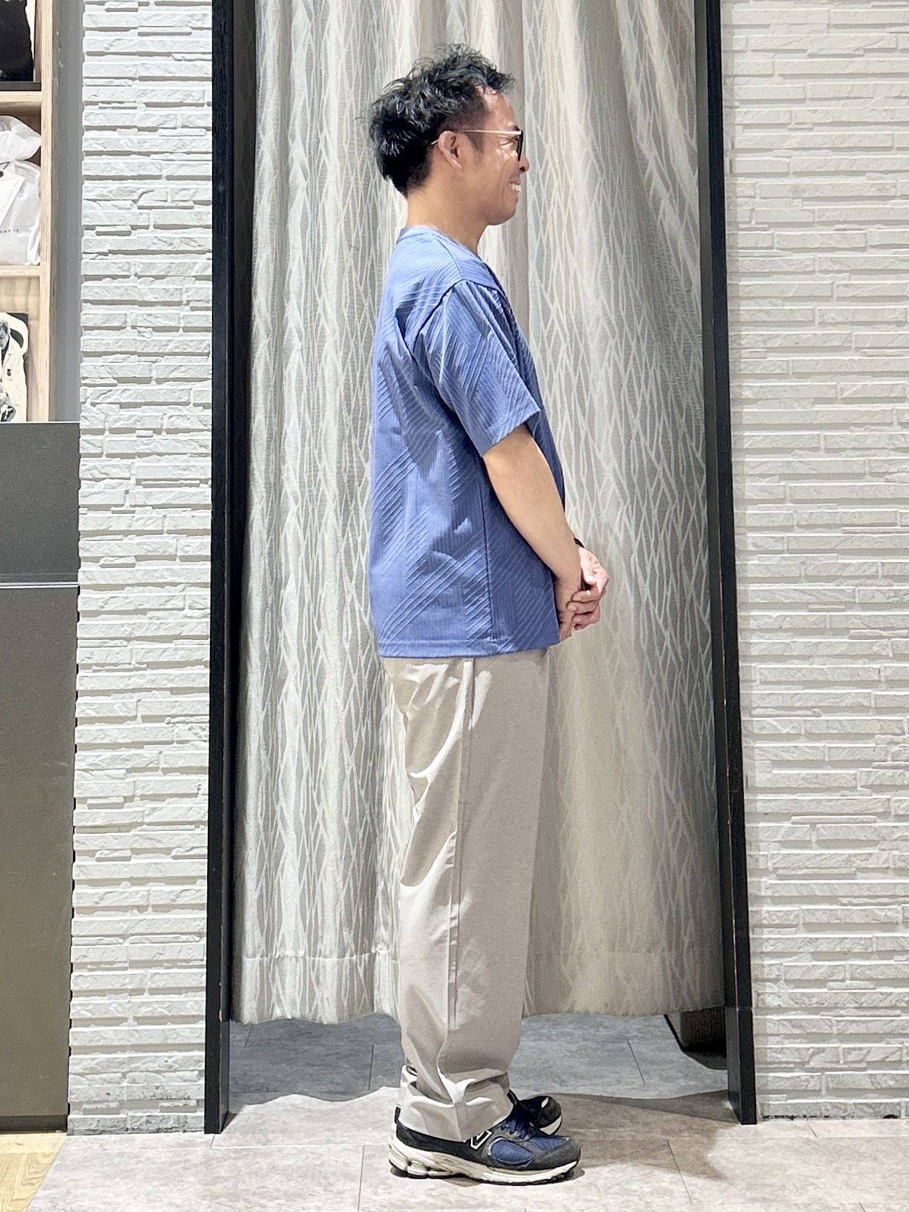KENJI Iさんの「THE SHOP TK｜【無地だと少し物足りないという方へ】ジオメトリック柄 半袖Tシャツ 洗濯機OK」を使ったコーディネート