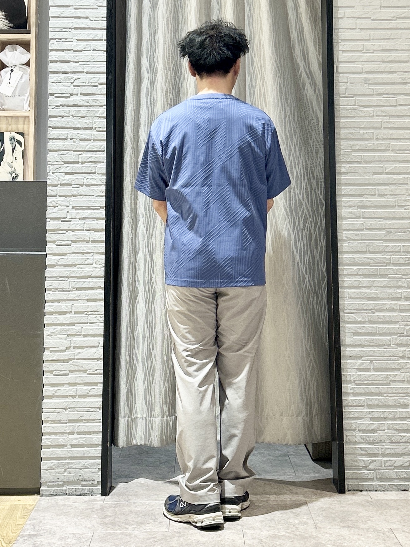 KENJI Iさんの「THE SHOP TK｜【無地だと少し物足りないという方へ】ジオメトリック柄 半袖Tシャツ 洗濯機OK」を使ったコーディネート