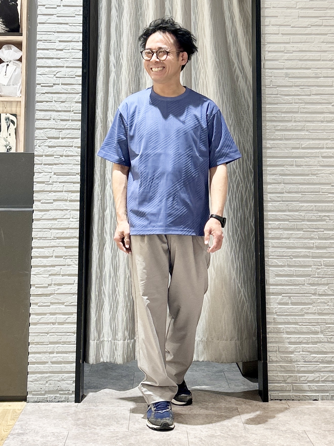 KENJI Iさんの「THE SHOP TK｜【無地だと少し物足りないという方へ】ジオメトリック柄 半袖Tシャツ 洗濯機OK」を使ったコーディネート