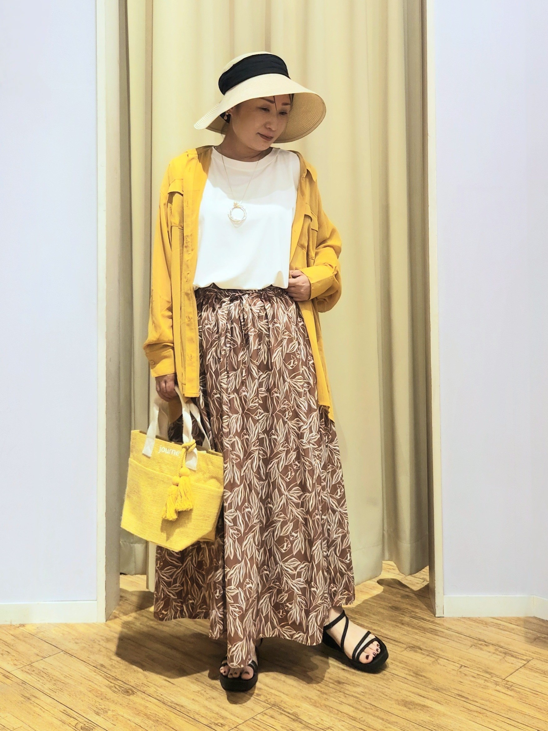 くまさんの「SHOO･LA･RUE｜【洗濯機可】ダブルポケット 楊柳しぼしぼシアーシャツ」を使ったコーディネート