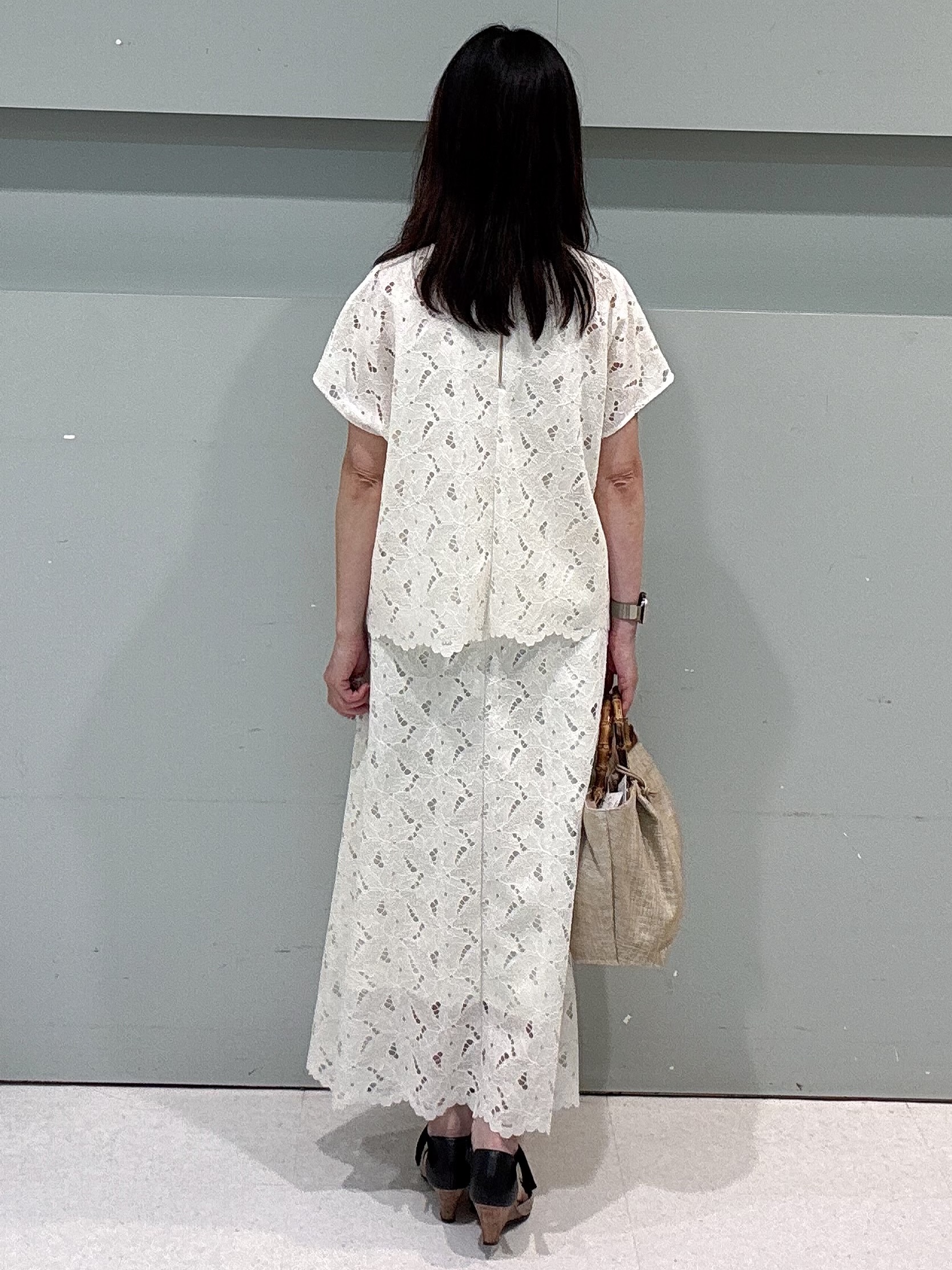 makiさんの「UNTITLED｜【セットアップ可能】リーフレースブラウス」を使ったコーディネート