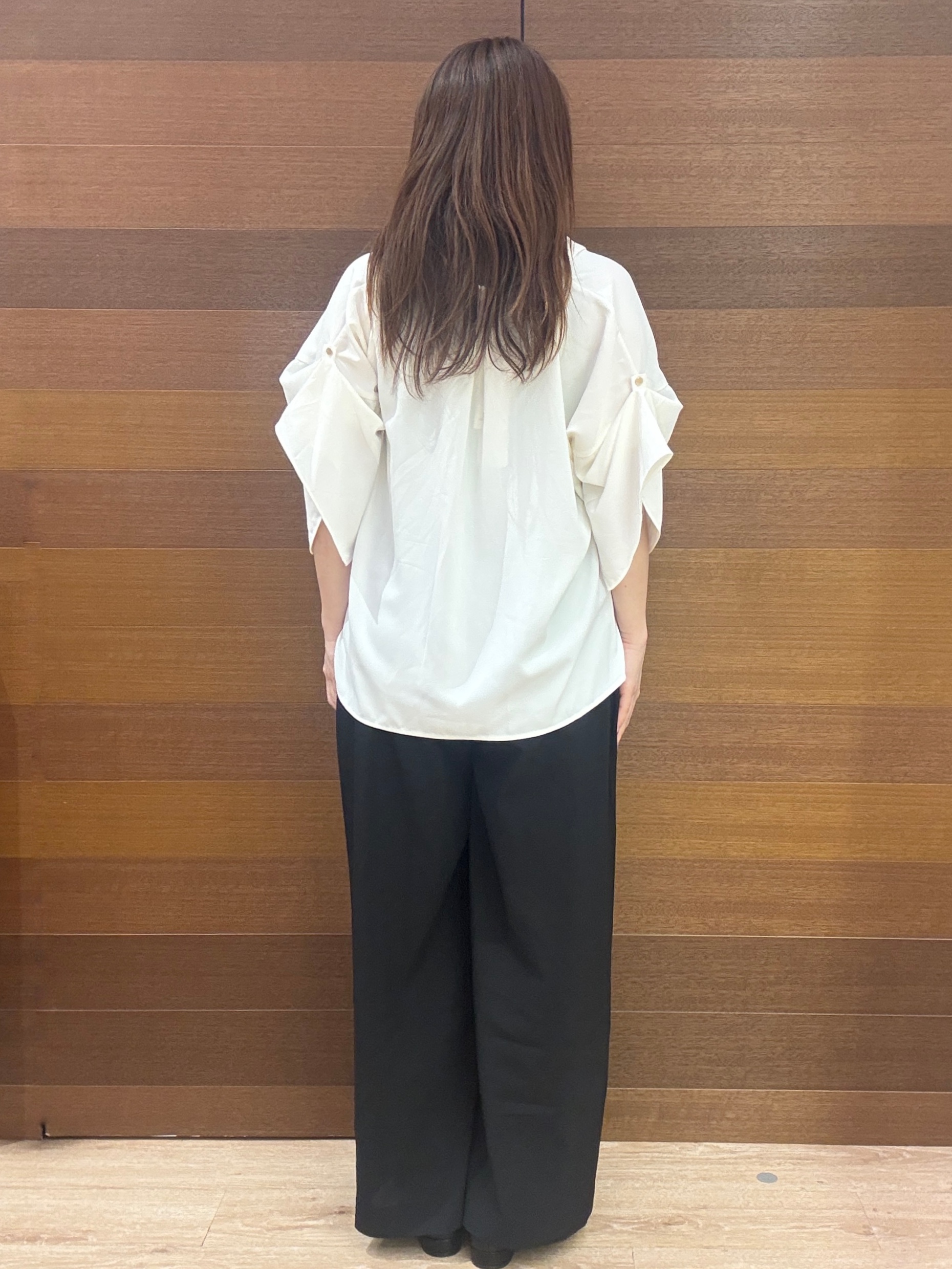 maichiさんの「OPAQUE.CLIP｜【UV／接触冷感／吸水速乾／】タックスリーブスキッパーブラウス《洗濯機OK》」を使ったコーディネート