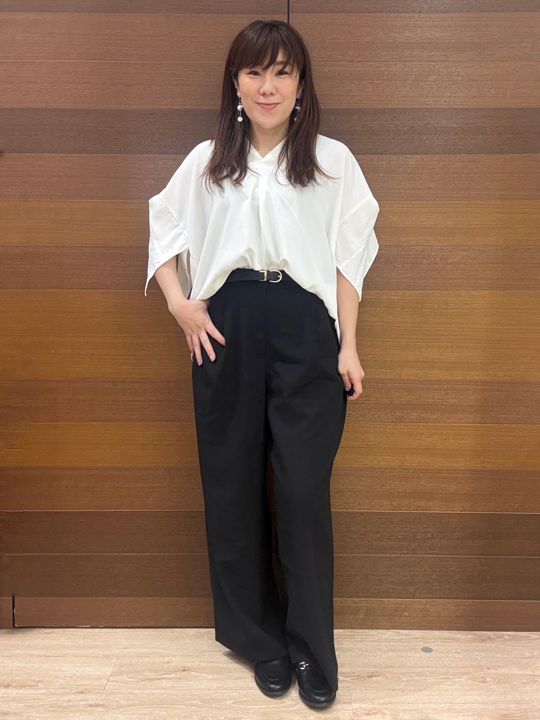 maichiさんの「OPAQUE.CLIP｜【UV／接触冷感／吸水速乾／】タックスリーブスキッパーブラウス《洗濯機OK》」を使ったコーディネート