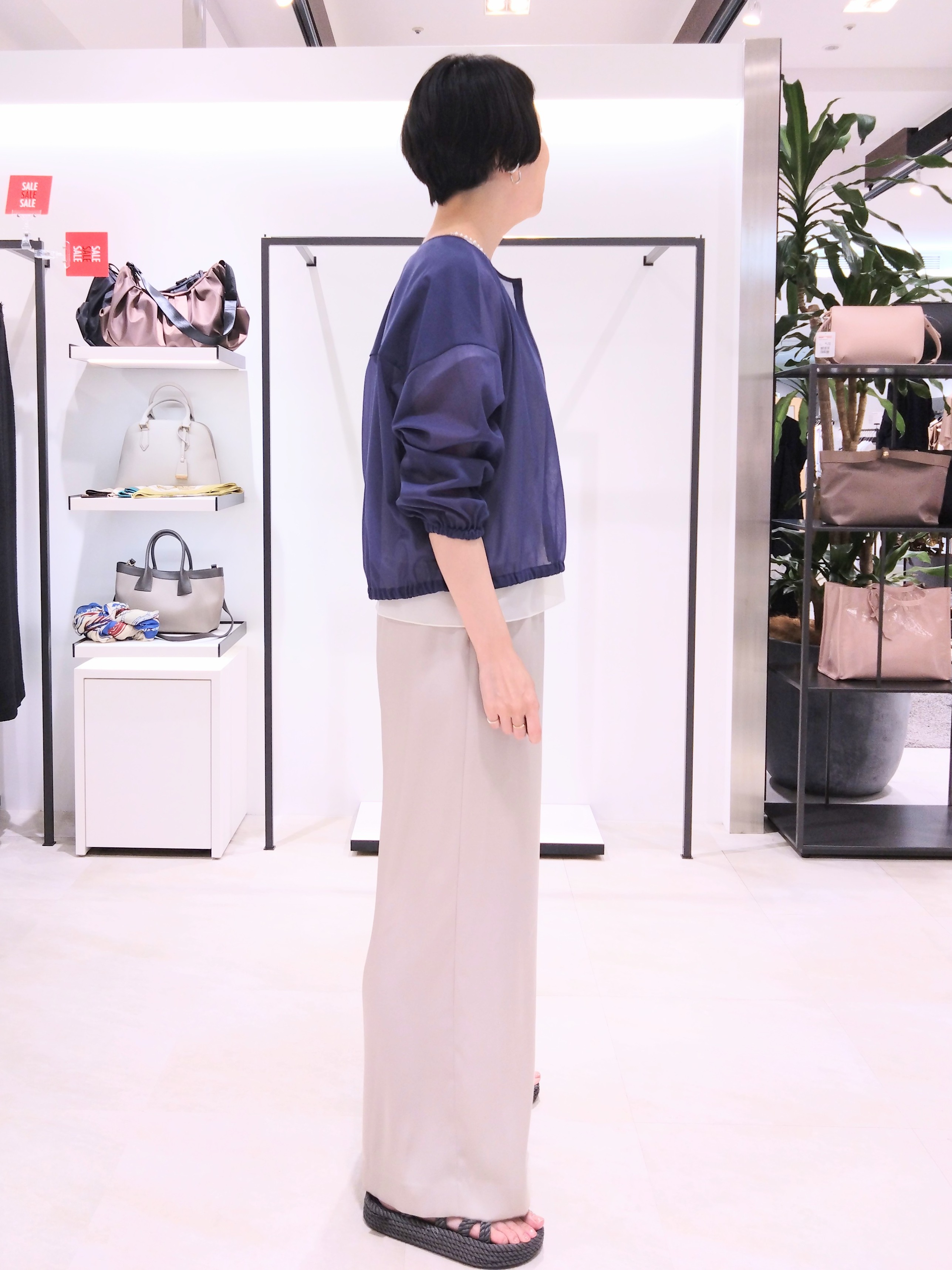 まちこさんの「UNTITLED｜トリコットシアーブラウス」を使ったコーディネート