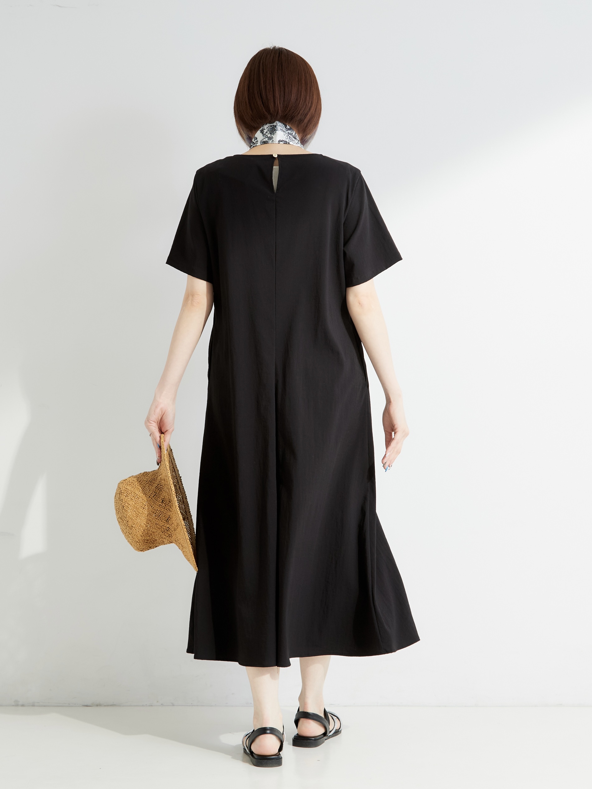 𝐜𝐡𝐢𝐤𝐚さんの「SHOO･LA･RUE｜【S-LL/洗濯機可/セットアップ可】軽凛(かろりん) ひんやり切替ワンピース」を使ったコーディネート