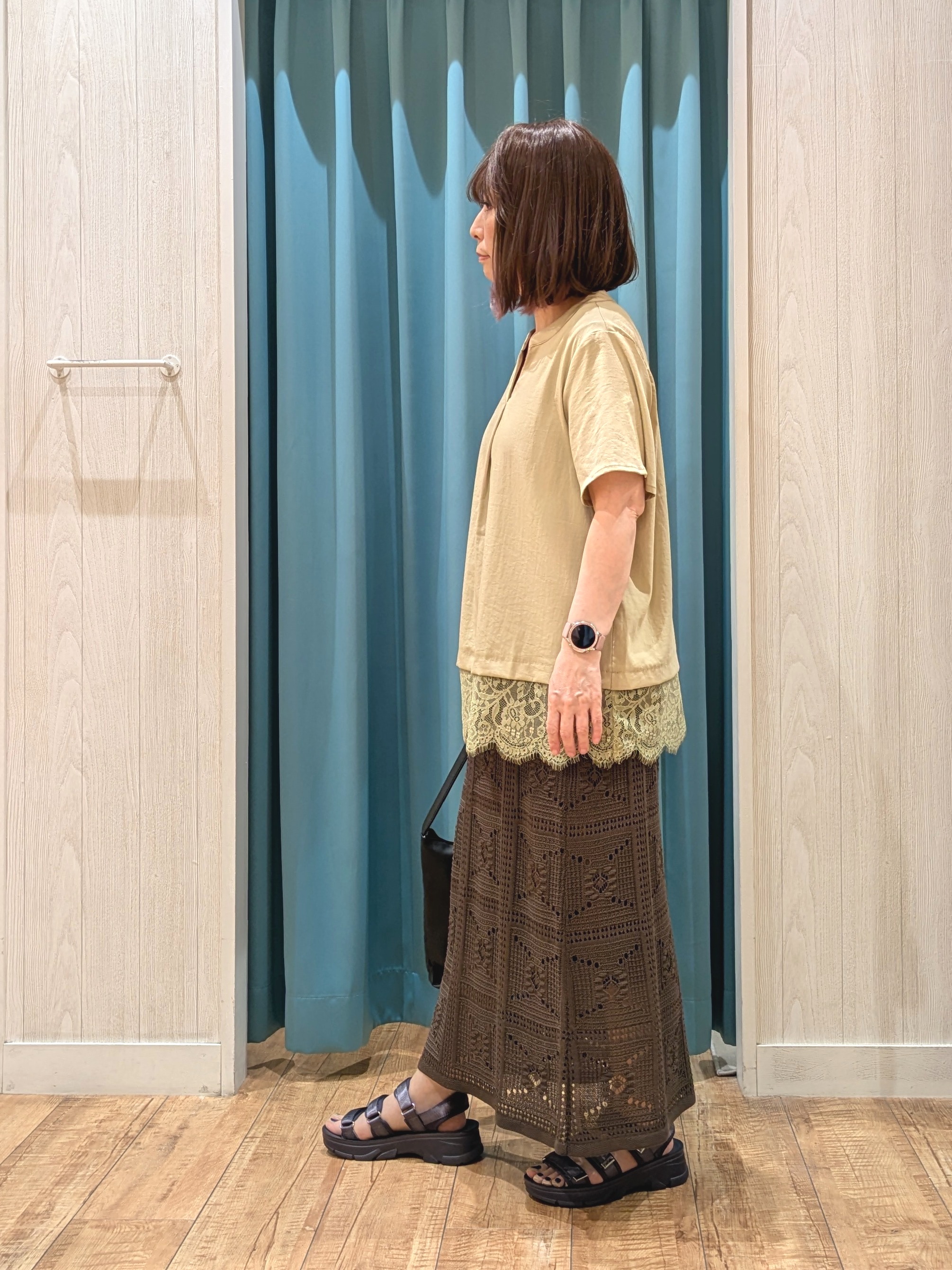ゆーさんさんの「SHOO･LA･RUE｜【S-LL/洗濯機可】軽凛(かろりん)ひんやり スキッパー裾レースブラウス」を使ったコーディネート