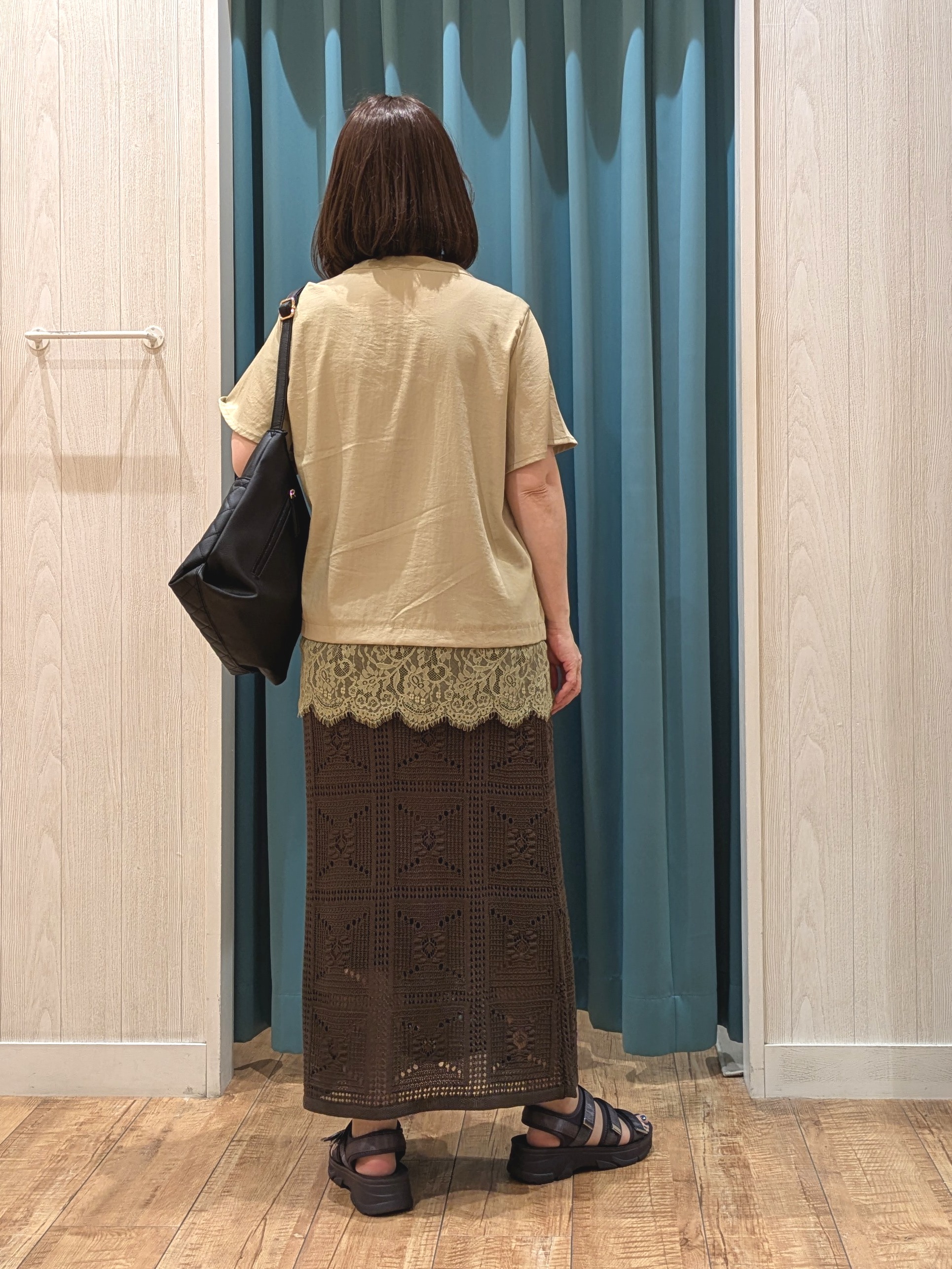 ゆーさんさんの「SHOO･LA･RUE｜【S-LL/洗濯機可】軽凛(かろりん)ひんやり スキッパー裾レースブラウス」を使ったコーディネート