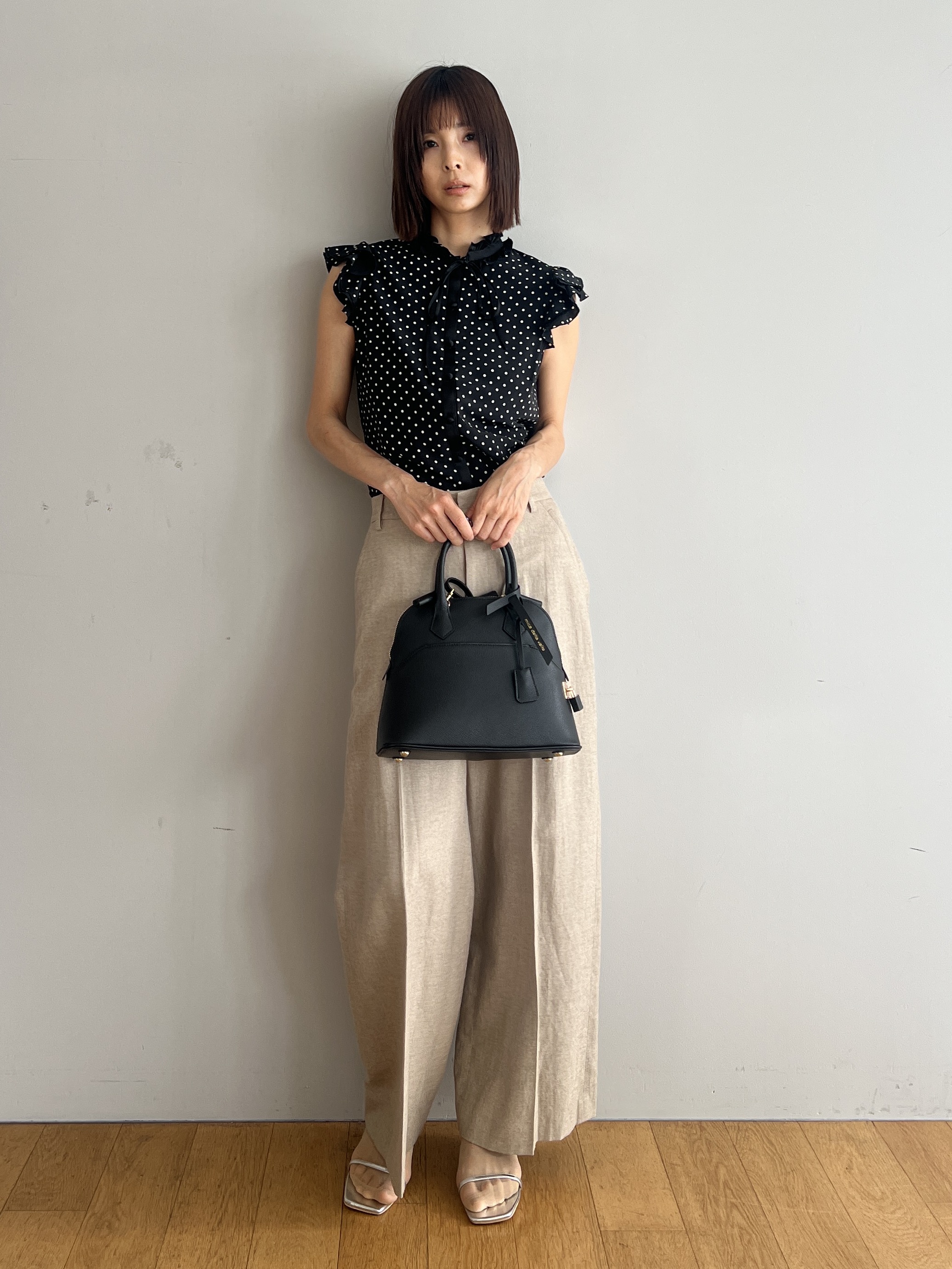 misaさんの「DRESSTERIOR｜mica della valle（ミカデラヴァッレ）Katia ハンドバッグ」を使ったコーディネート
