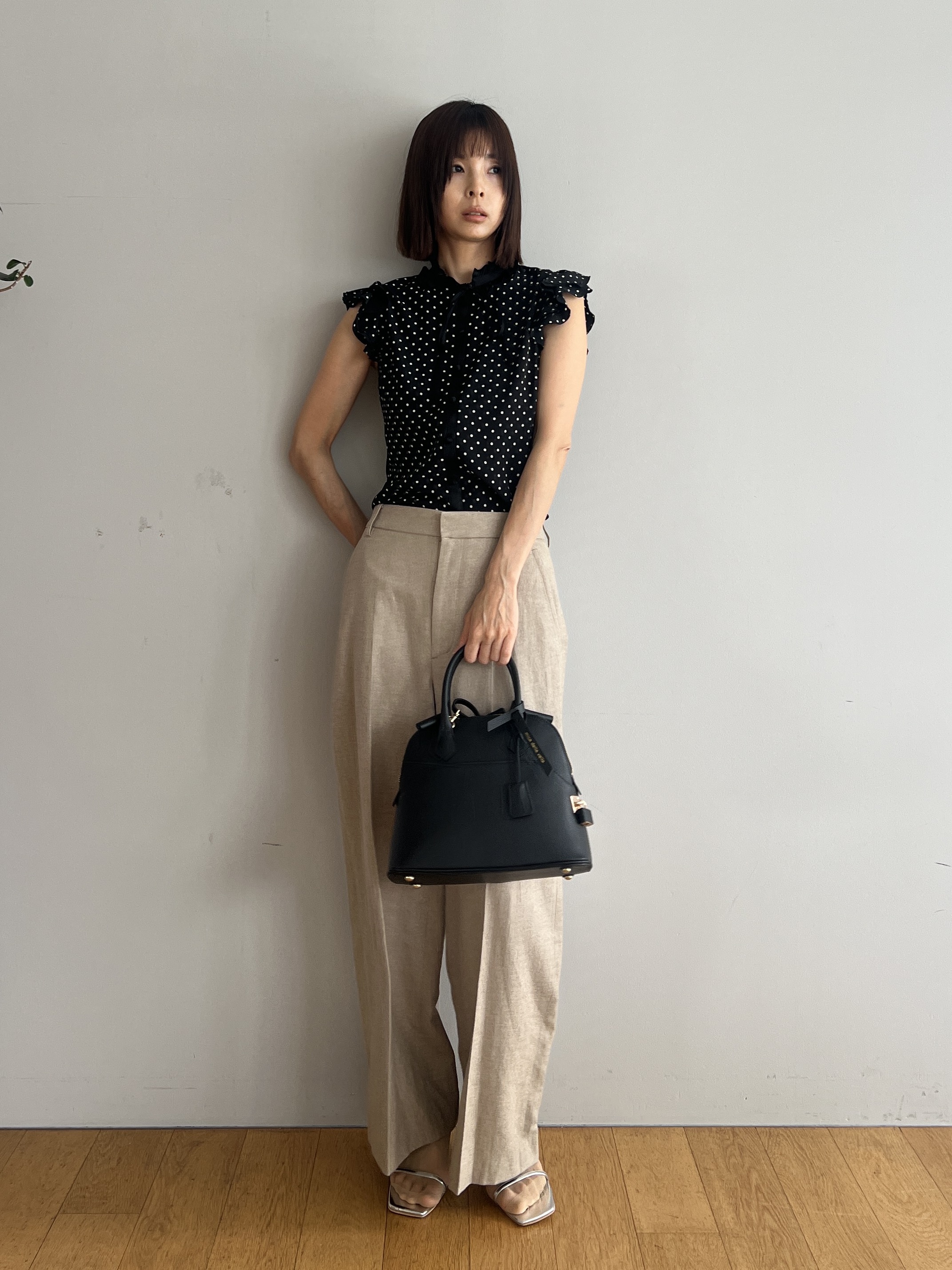 misaさんの「DRESSTERIOR｜mica della valle（ミカデラヴァッレ）Katia ハンドバッグ」を使ったコーディネート