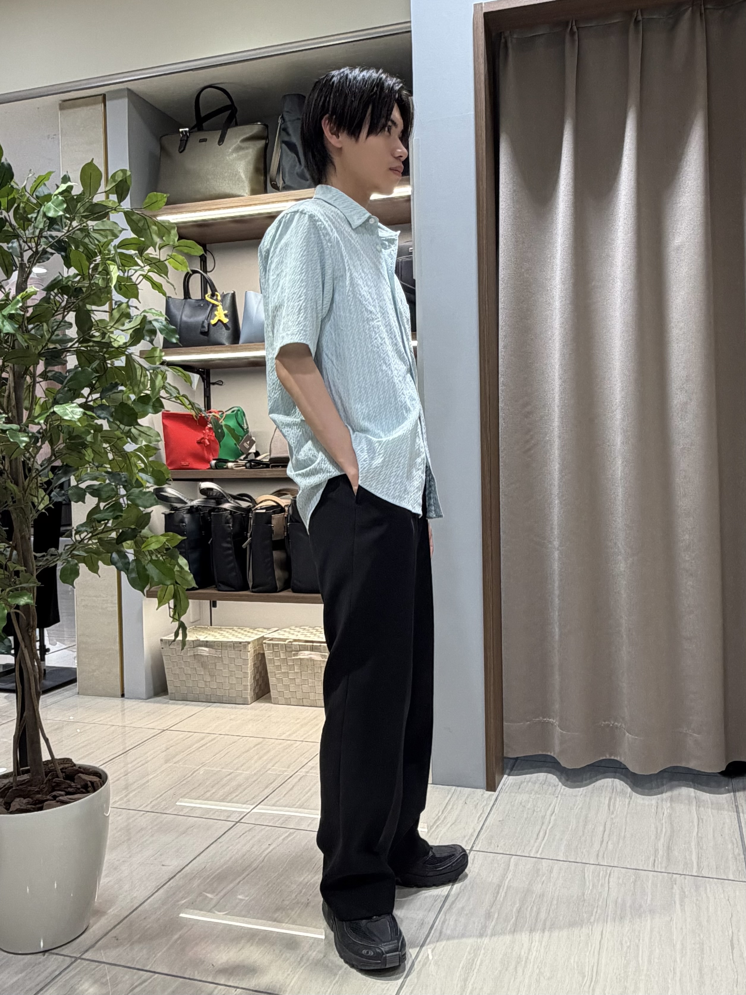hiroさんの「TAKEO KIKUCHI｜播州織り 千鳥 半袖シャツ」を使ったコーディネート