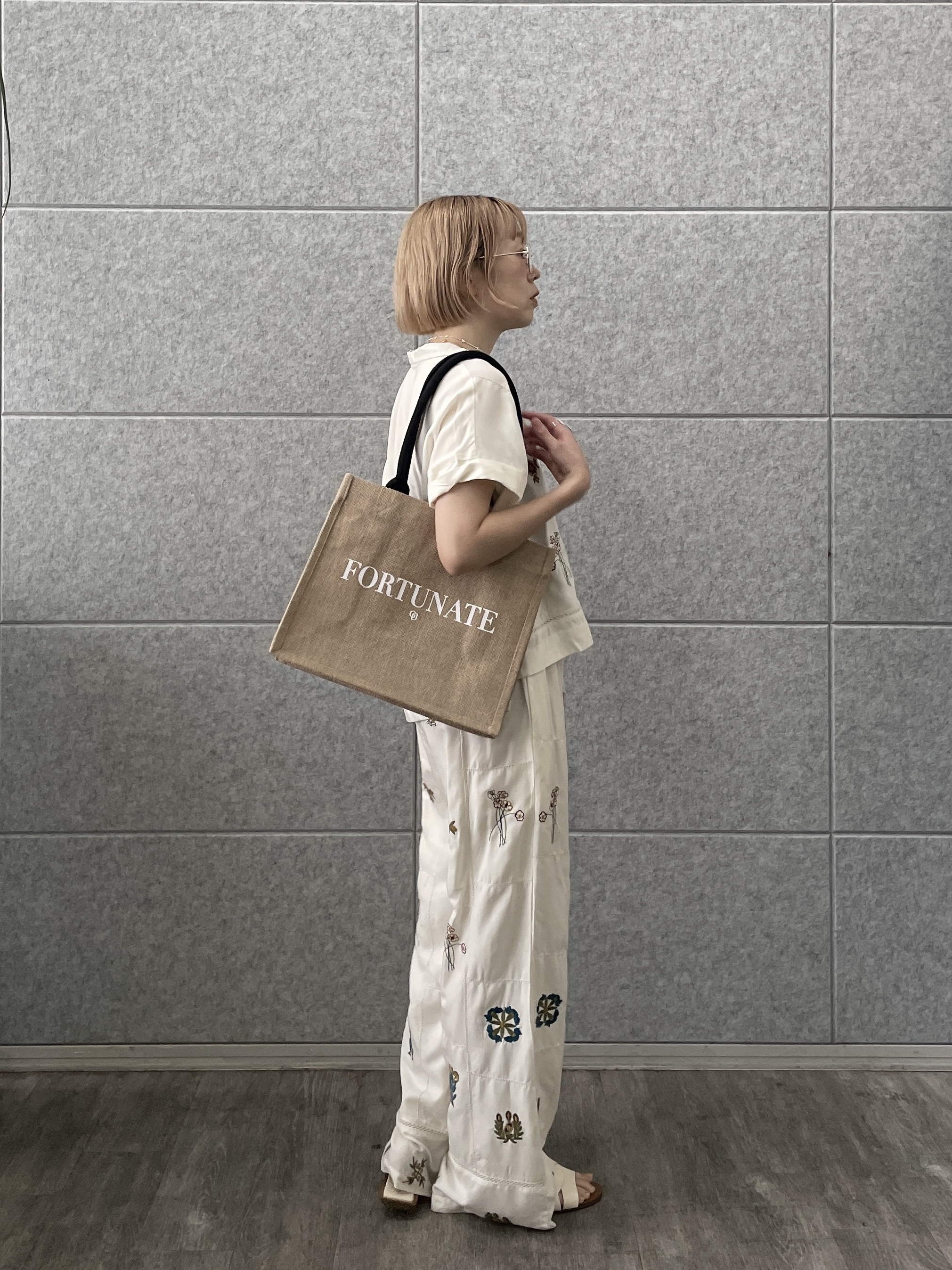 mikuさんの「INDIVI｜アート刺繍半袖シャツ【セットアップ可能】」を使ったコーディネート