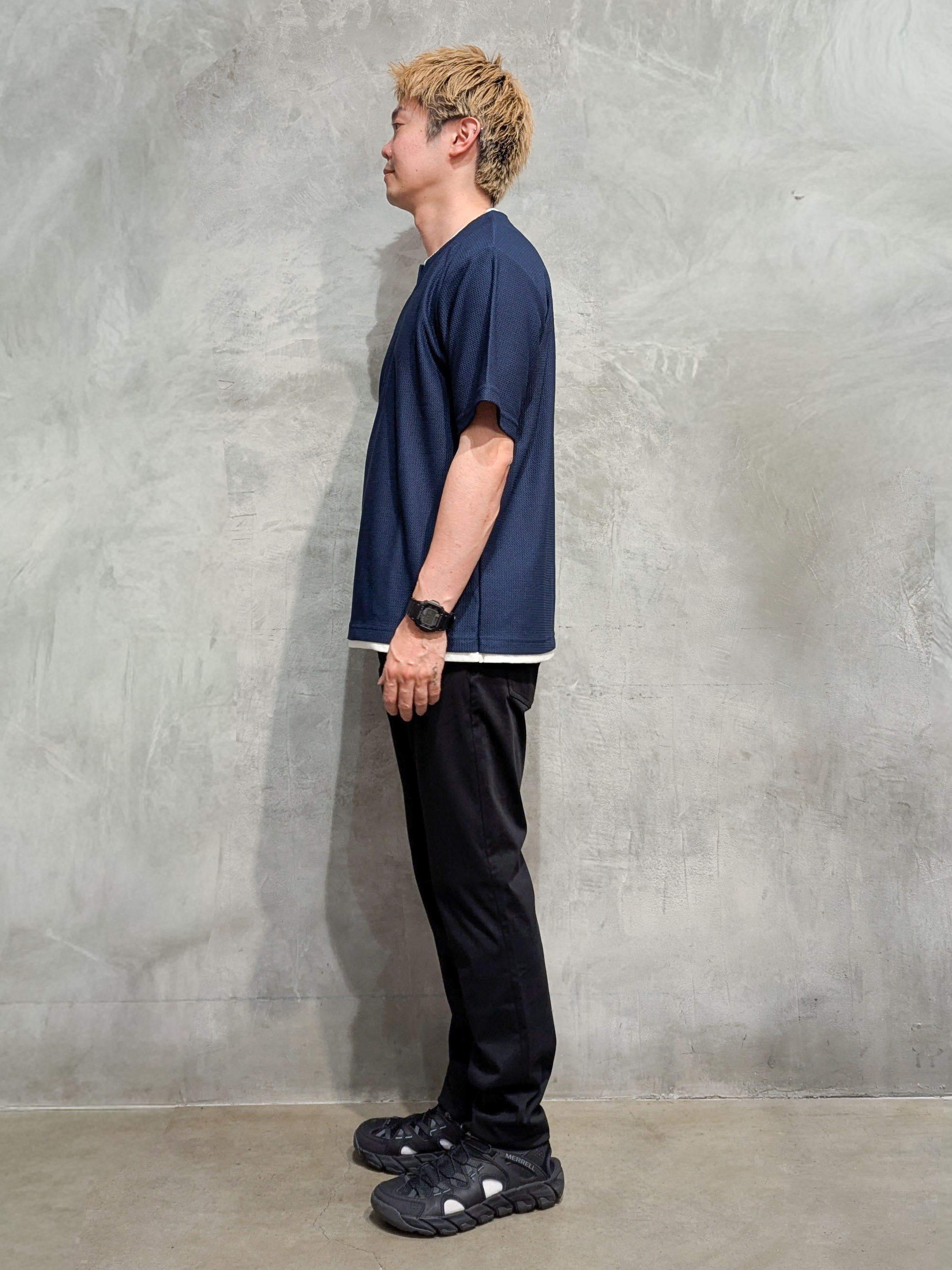 daiさんの「THE SHOP TK｜【一枚でコーディネートが完成！】レイヤード風 キーネック 半袖Tシャツ 洗濯機OK」を使ったコーディネート