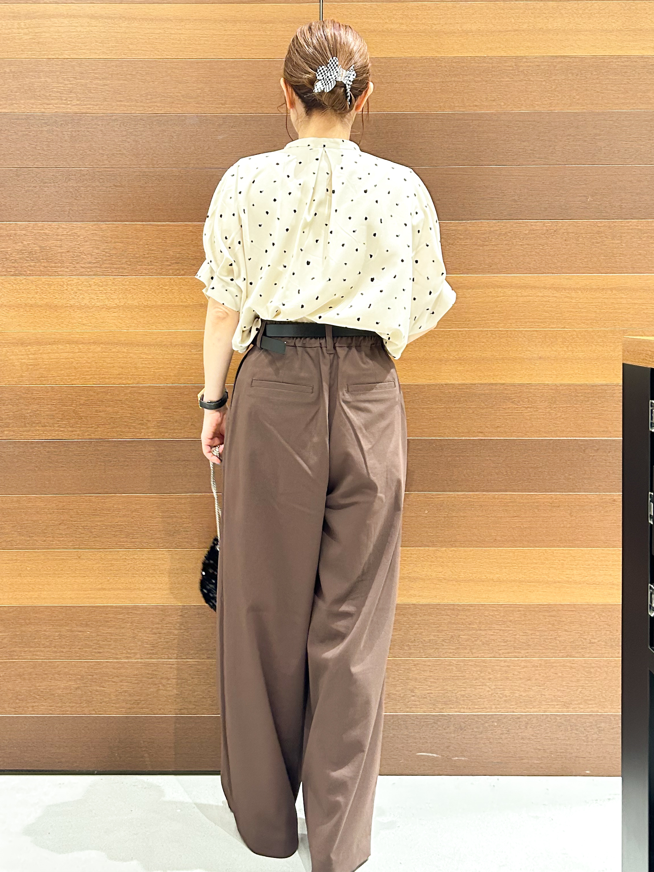 yumiさんの「OPAQUE.CLIP｜タックスリーブ プリントブラウス《イージーアイロン／洗濯機OK》」を使ったコーディネート