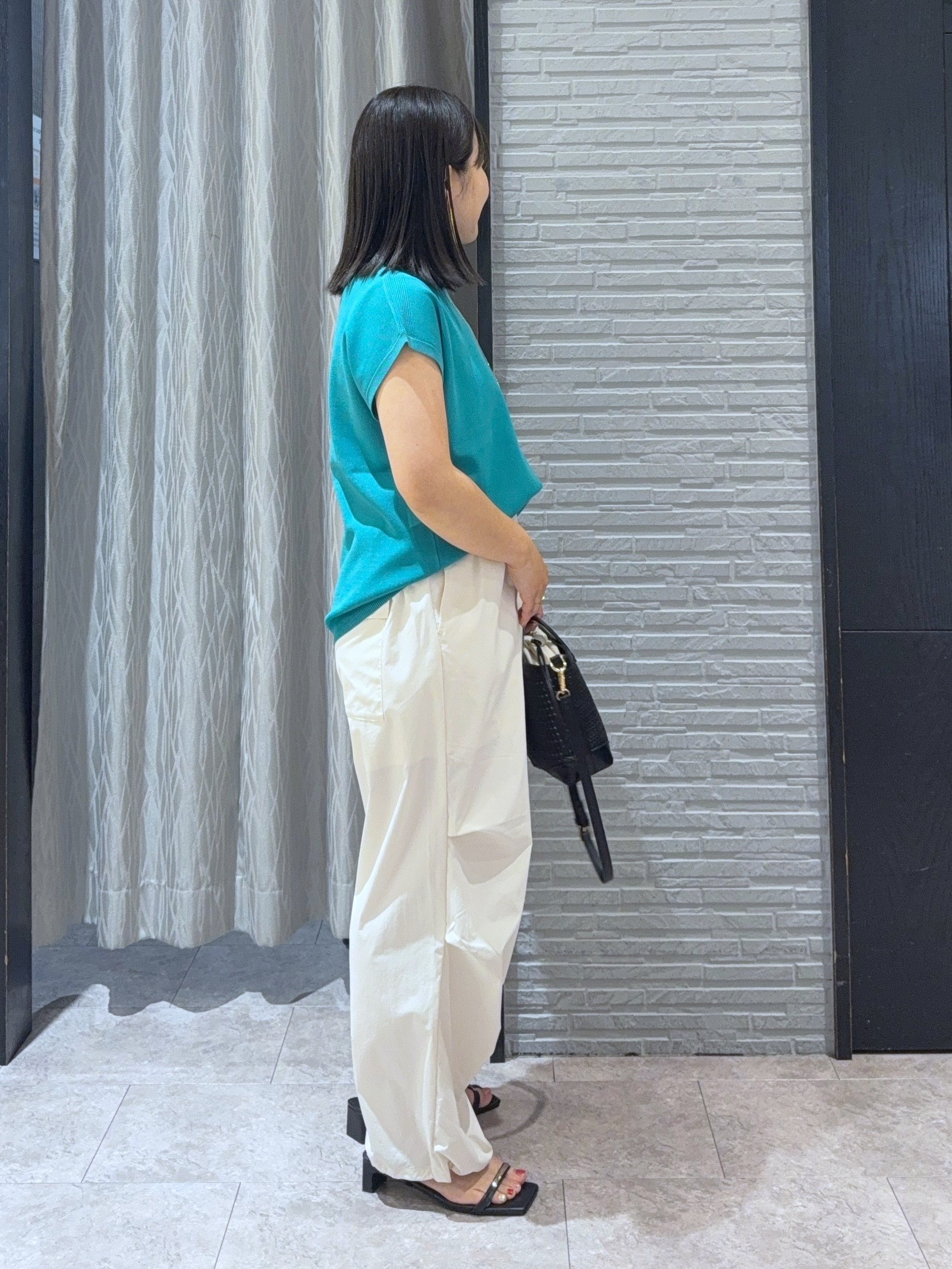 chさんの「THE SHOP TK｜【S-XL/ひんやりタッチ】多機能フレンチスリーブニット 洗濯機OK/UVケア/毛玉になりにくい」を使ったコーディネート