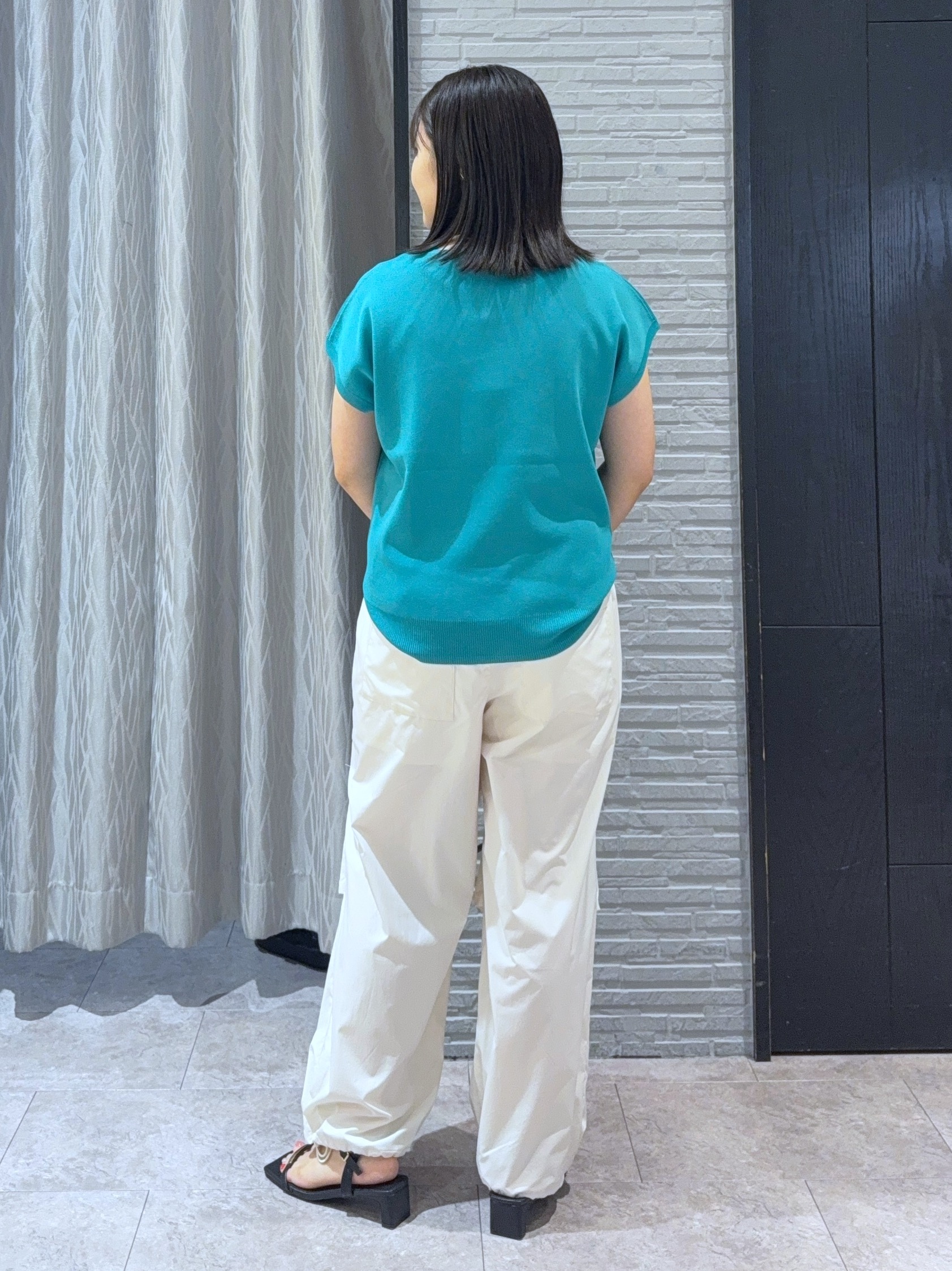 chさんの「THE SHOP TK｜【S-XL/ひんやりタッチ】多機能フレンチスリーブニット 洗濯機OK/UVケア/毛玉になりにくい」を使ったコーディネート