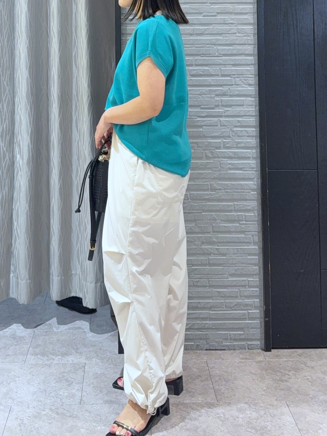 chさんの「THE SHOP TK｜【S-XL/ひんやりタッチ】多機能フレンチスリーブニット 洗濯機OK/UVケア/毛玉になりにくい」を使ったコーディネート
