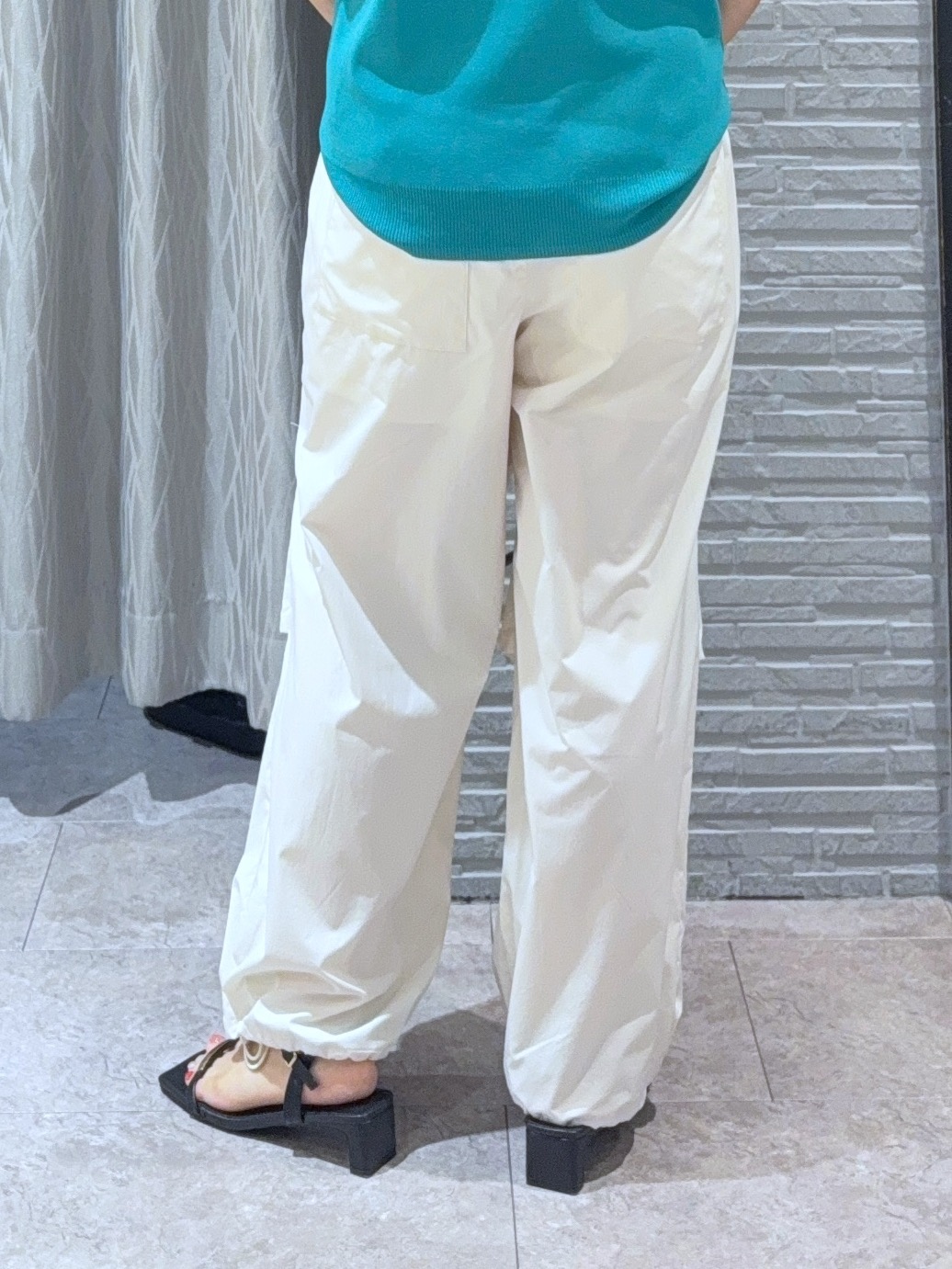 chさんの「THE SHOP TK｜【S-XL/ひんやりタッチ】多機能フレンチスリーブニット 洗濯機OK/UVケア/毛玉になりにくい」を使ったコーディネート