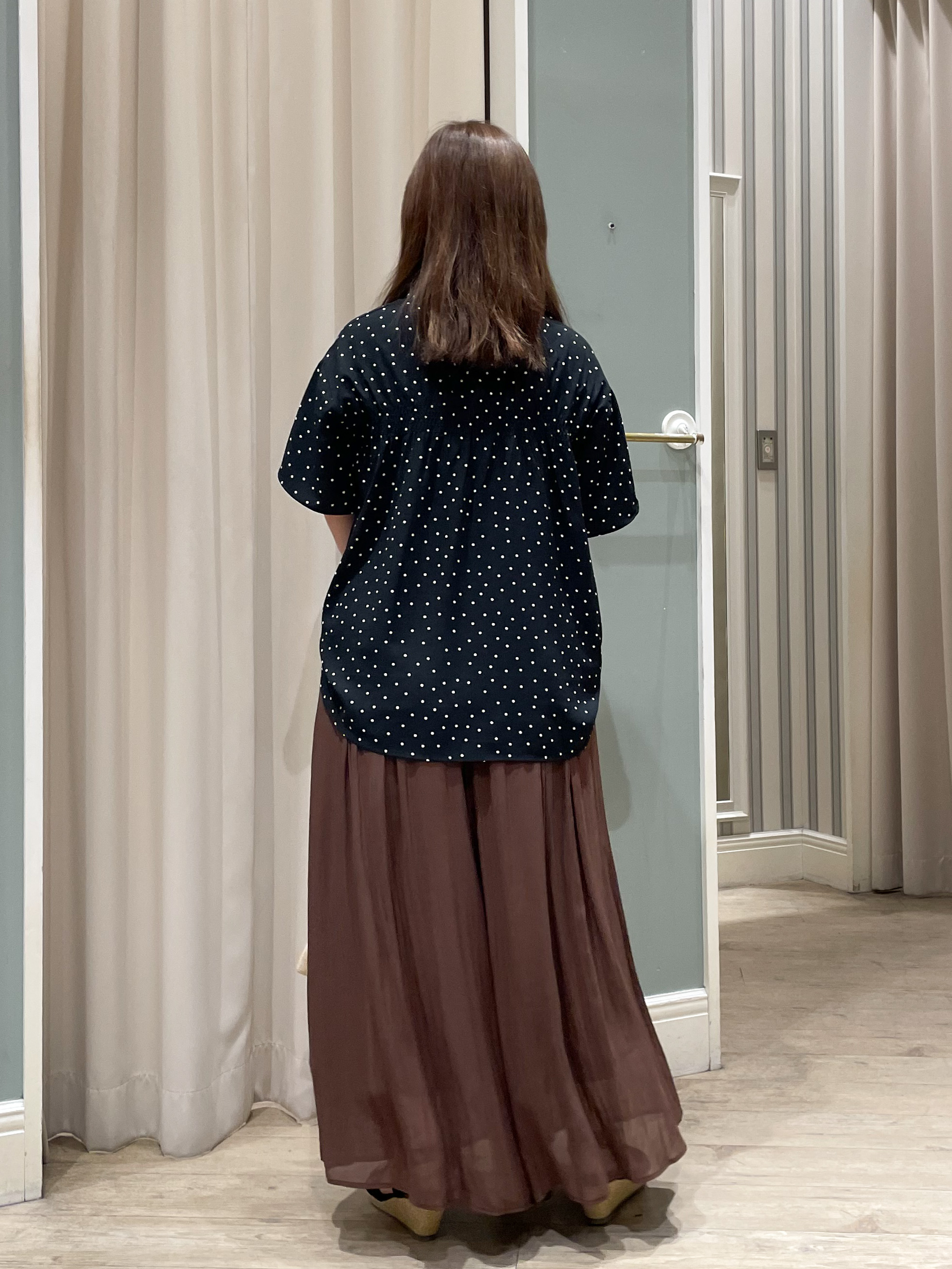asaさんの「grove｜【洗濯機◎】さらっと着映える、バックデザインブラウス」を使ったコーディネート
